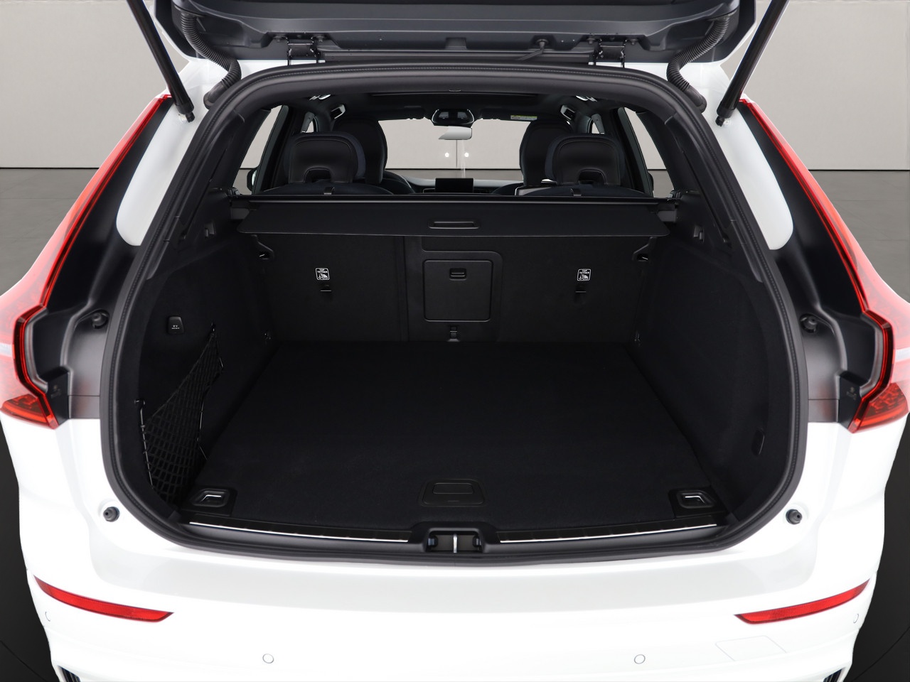 VOLVO XC60 2.0 T6 TE Ultra Dark eAWD-image-3