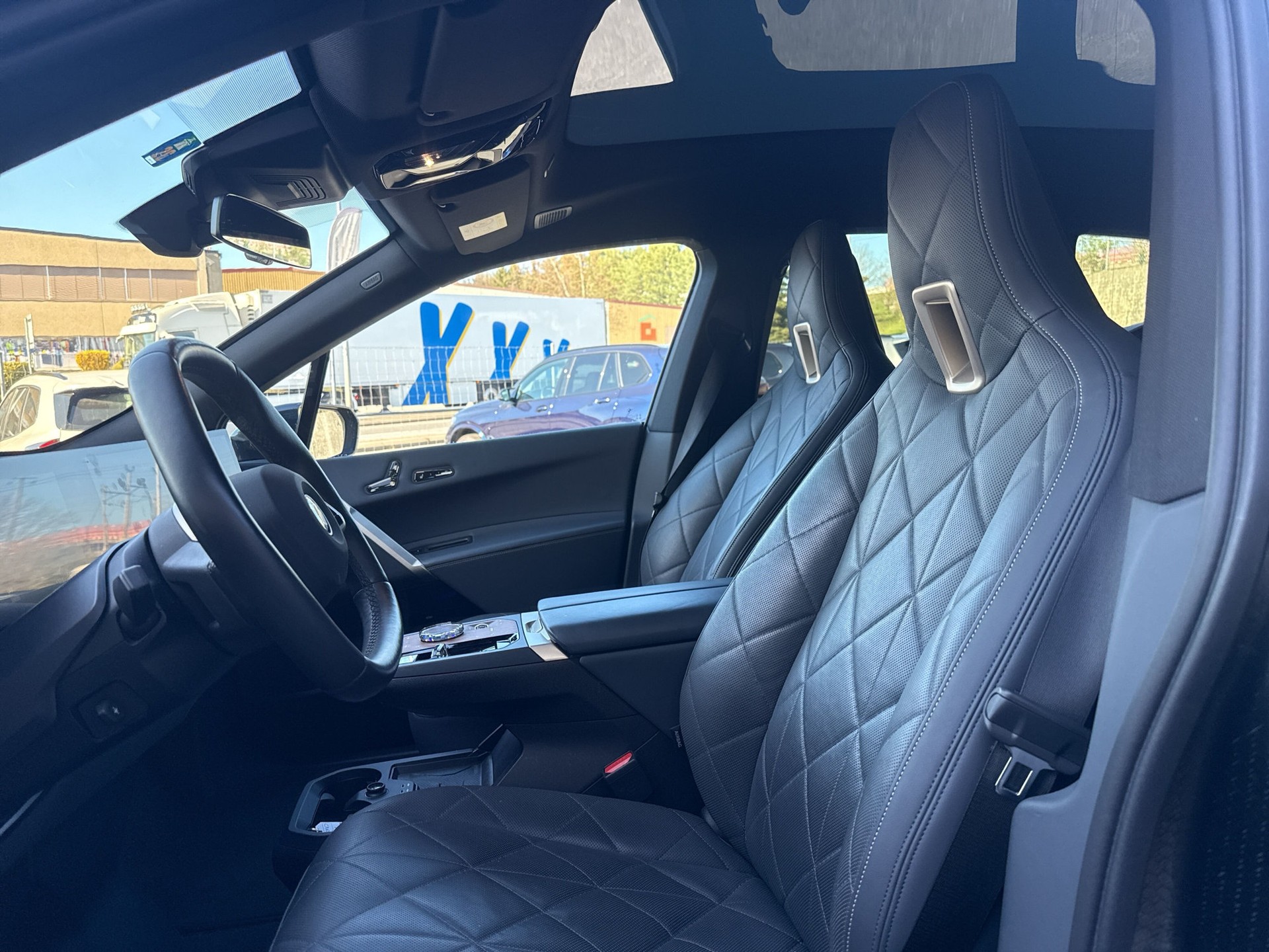 BMW iX M60-image-9