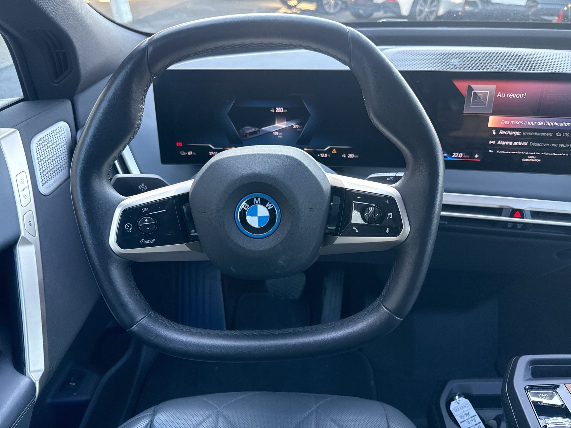 BMW iX M60-image-11