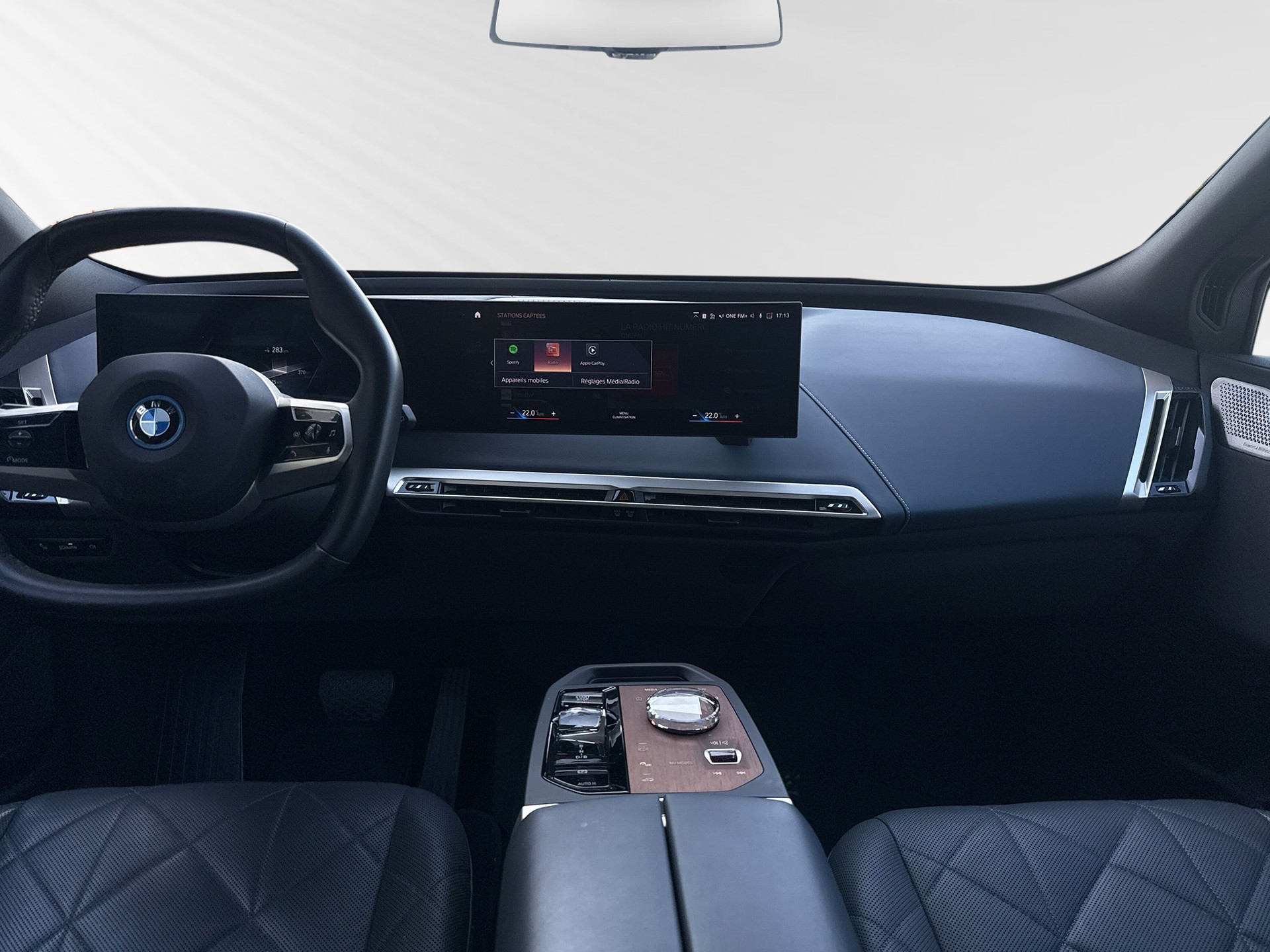 BMW iX M60-image-5