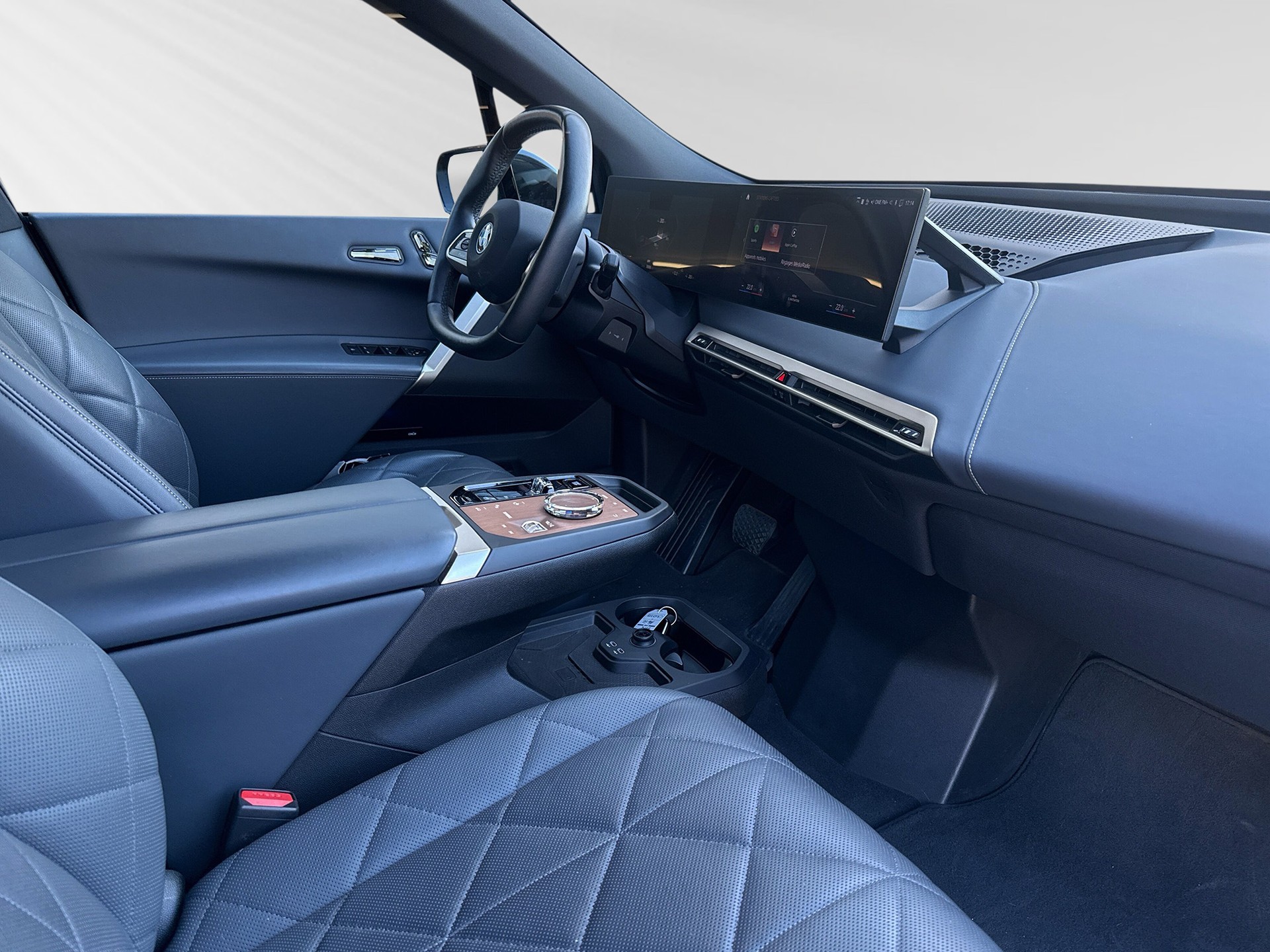 BMW iX M60-image-4