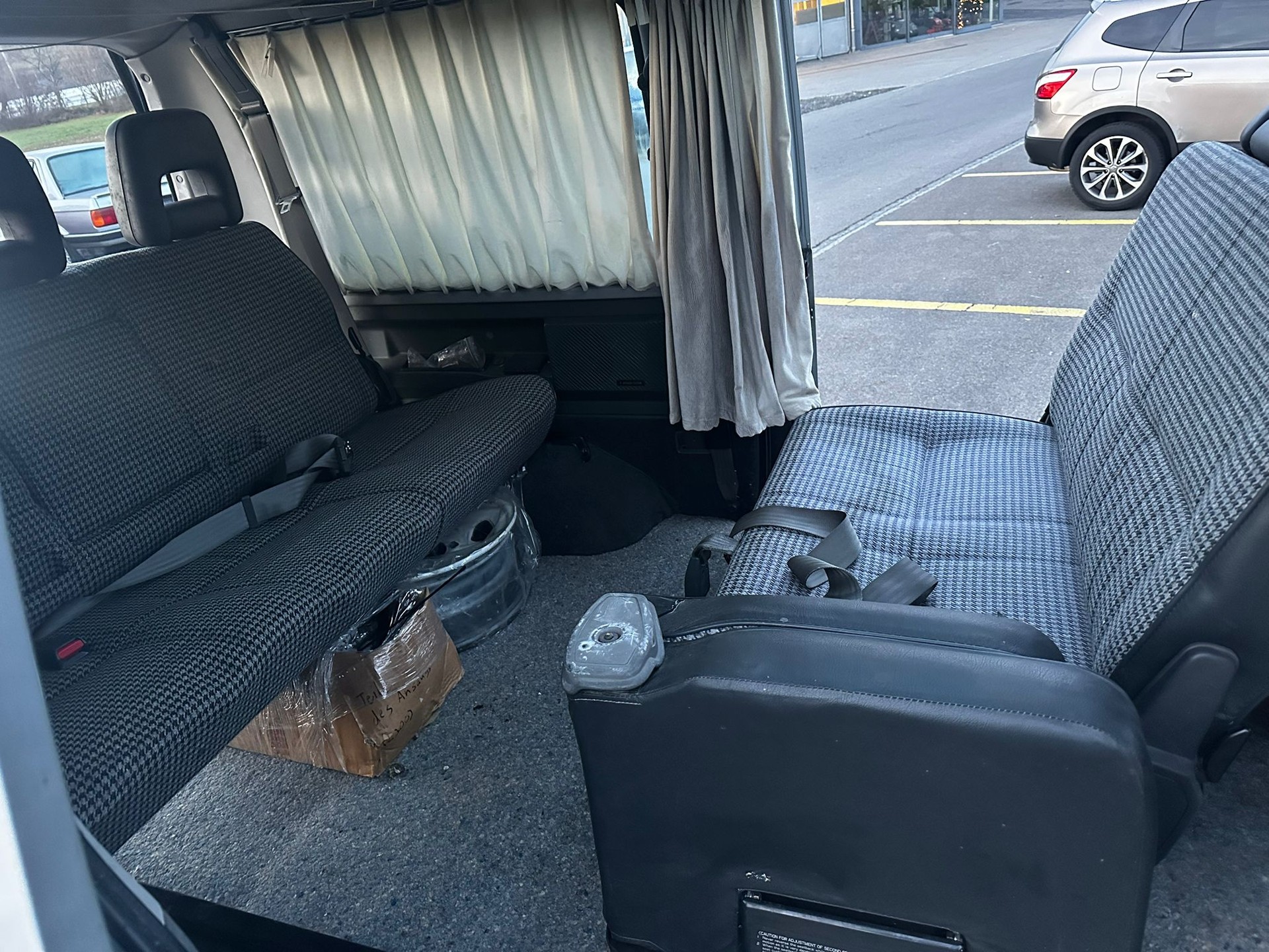 MITSUBISHI L 300 Country 4x4 2.3-image-11