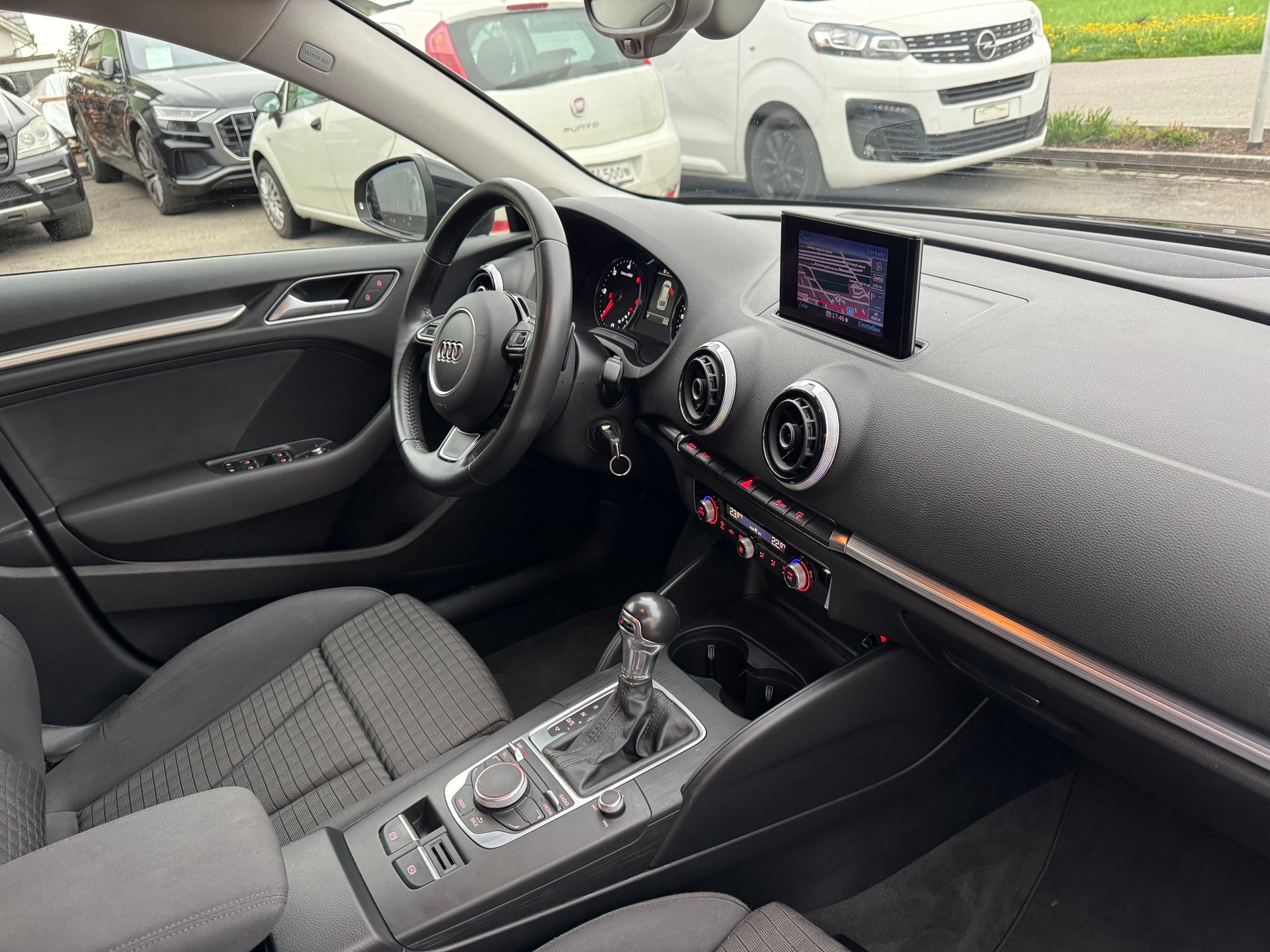 AUDI A3 Sportback 2.0 TDI S-Line S-tronic-image-14