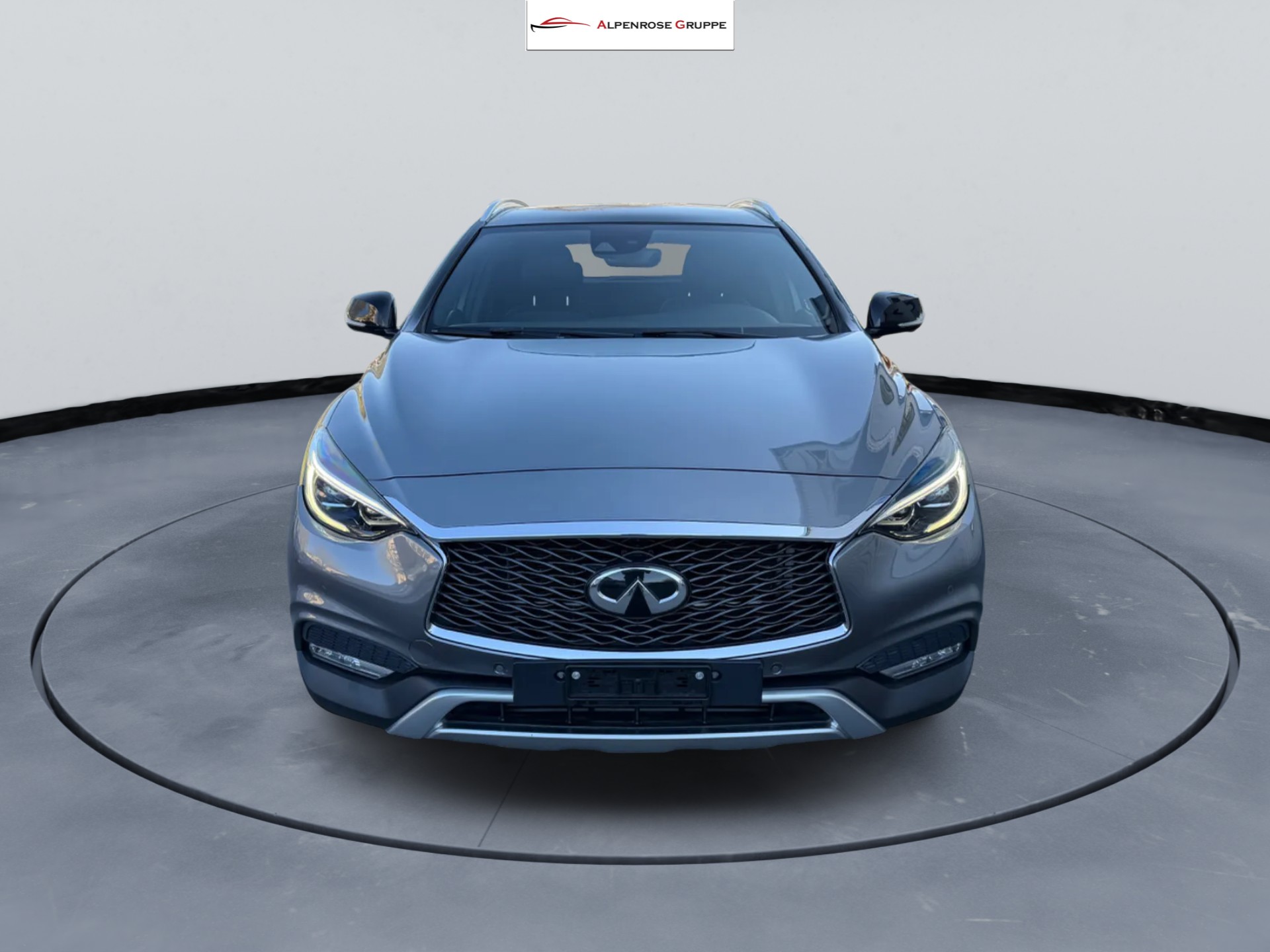 INFINITI QX30 2.0t Luxe Tech AWD DCT AWD-image-1