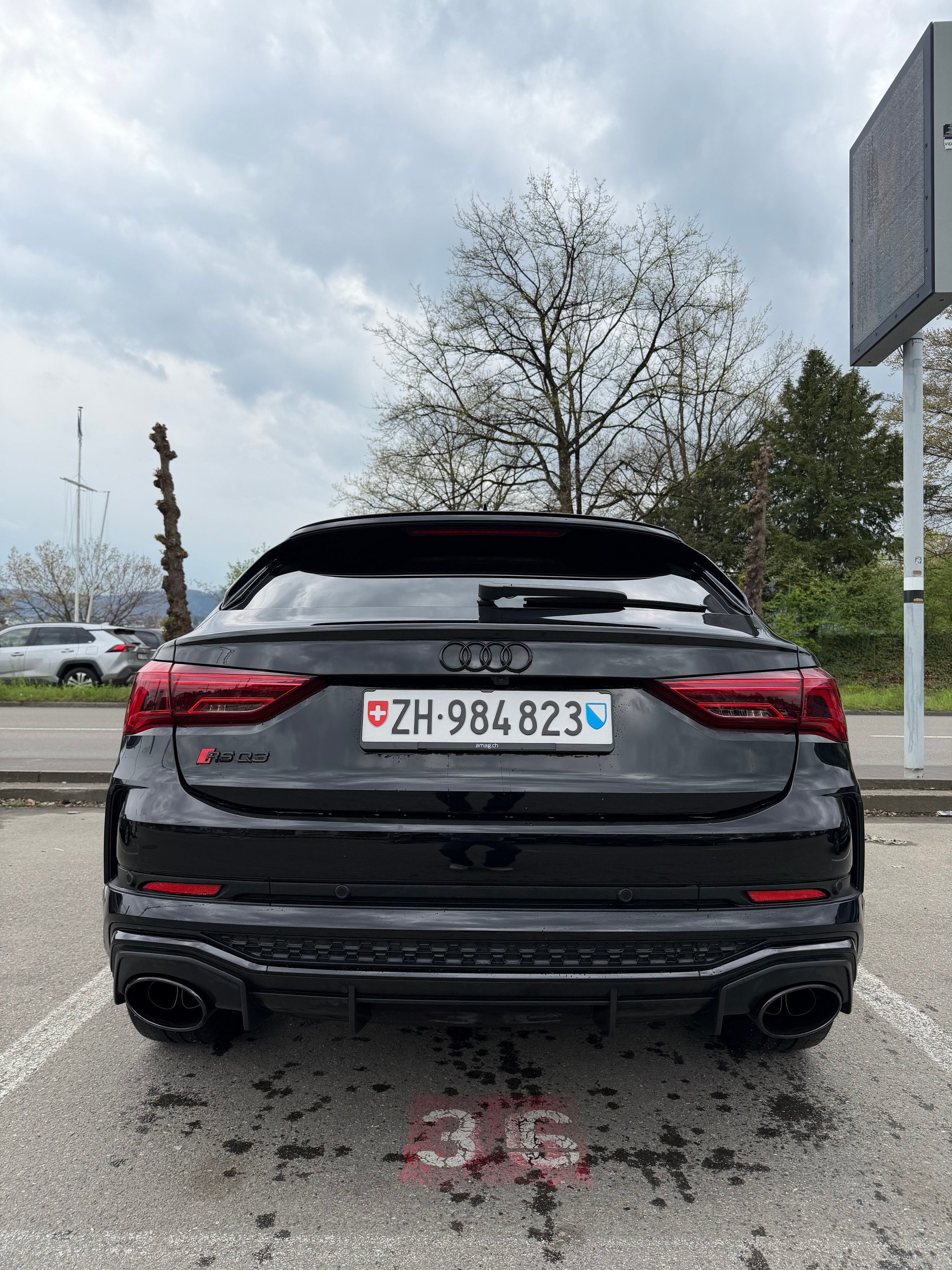 AUDI RS Q3 Sportback quattro S tronic-image-2