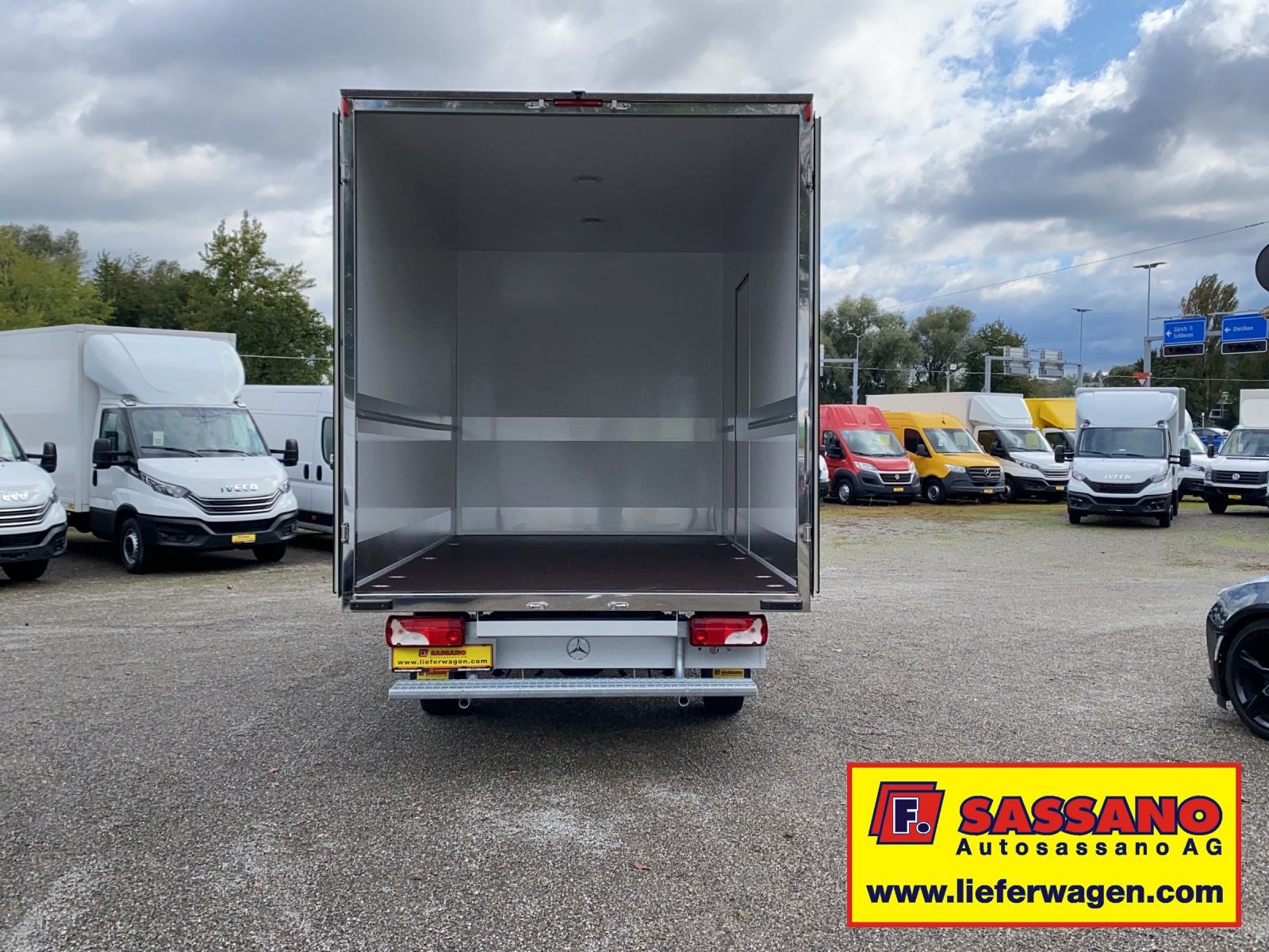 MERCEDES-BENZ Sprinter 317 CDI Möbelkoffer mit Flügeltüren 900 Kg. Nutzlast-image-4