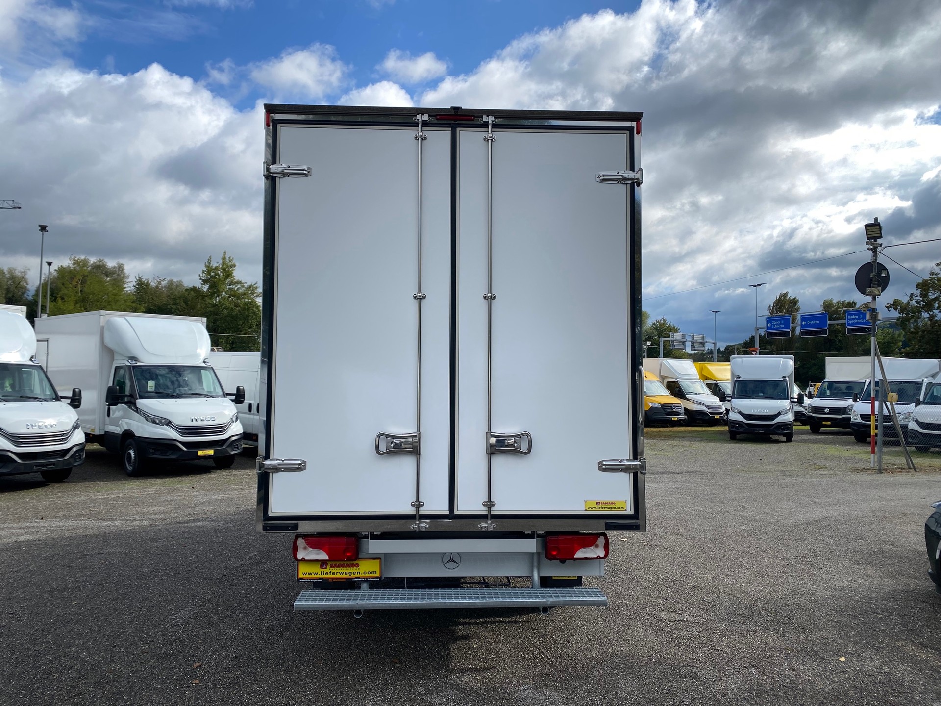 MERCEDES-BENZ Sprinter 317 CDI Möbelkoffer mit Flügeltüren 900 Kg. Nutzlast-image-6