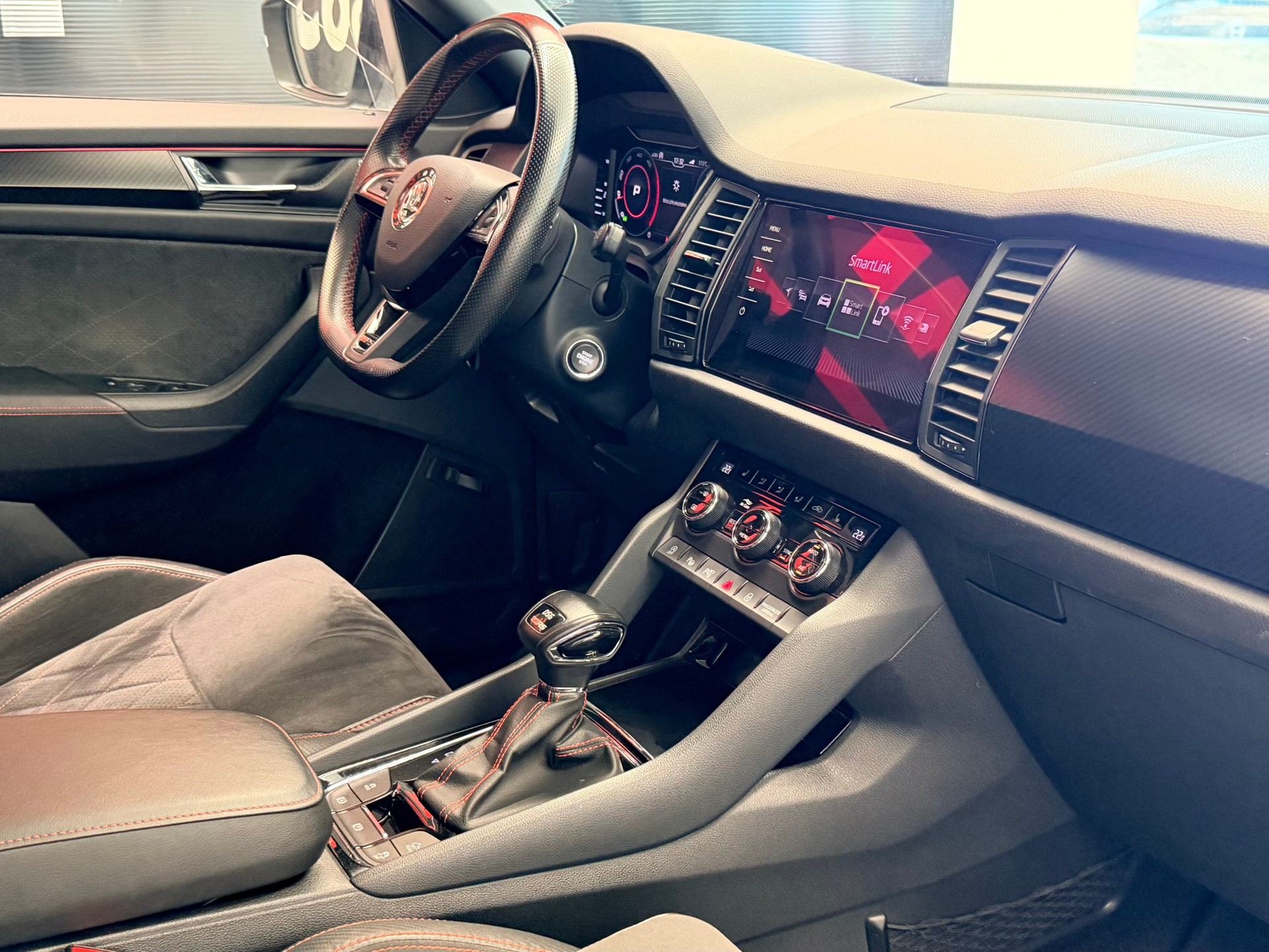 SKODA Kodiaq 2.0 Bi-TDI SCR RS 4x4 DSG-image-21
