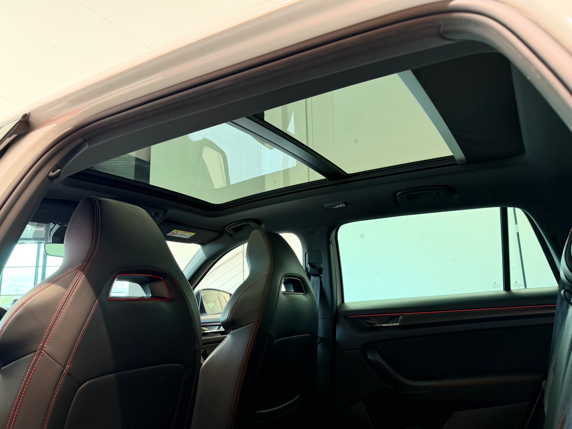SKODA Kodiaq 2.0 Bi-TDI SCR RS 4x4 DSG-image-17