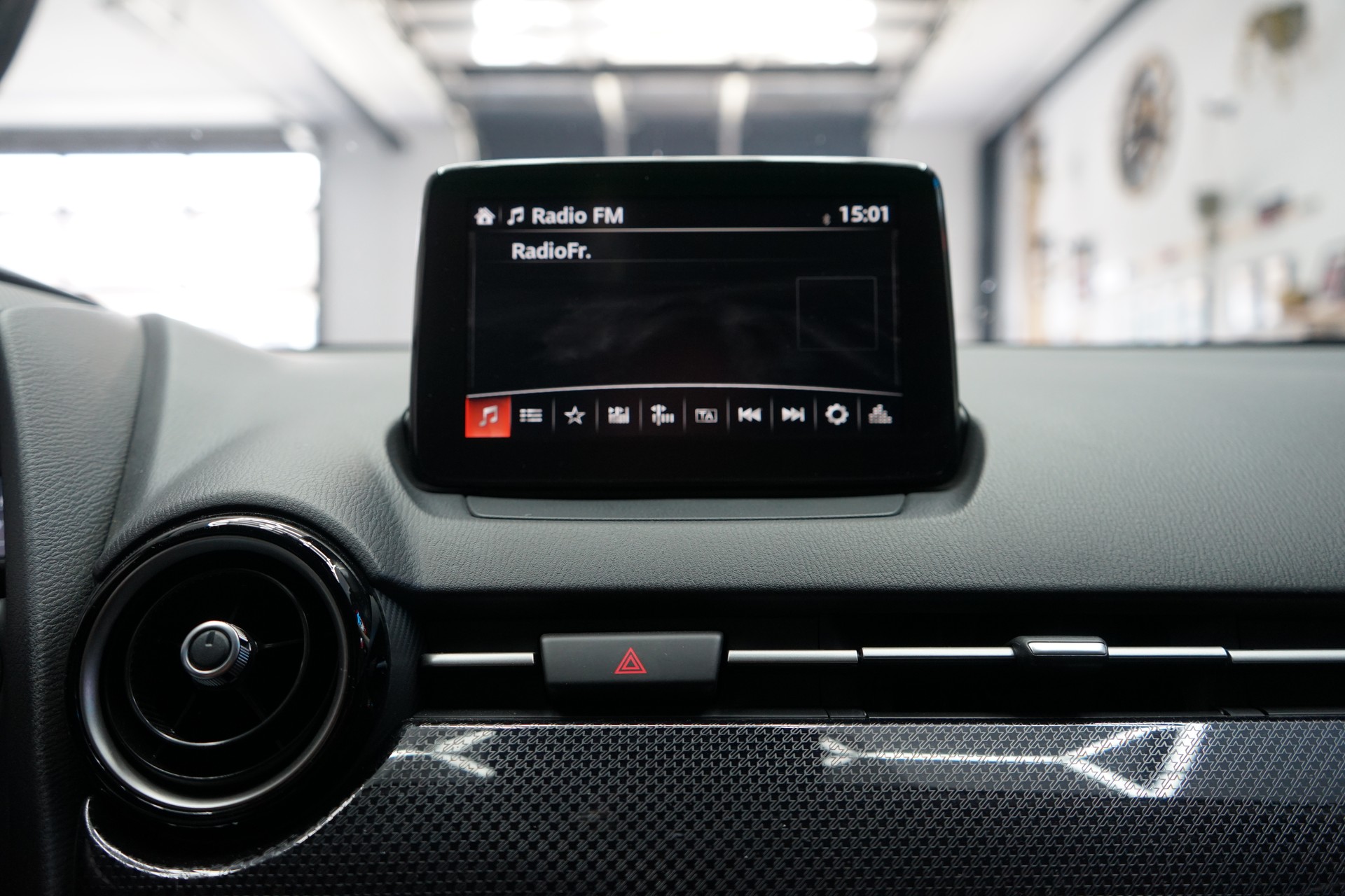 MAZDA 2 SKYACTIV-G 90 Ambition Plus Automat-image-8