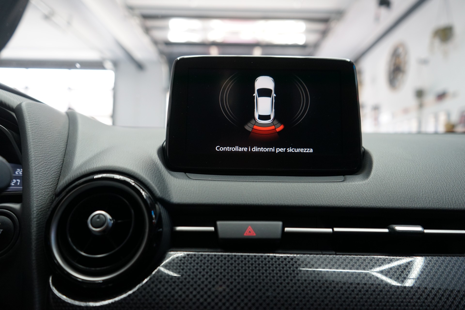 MAZDA 2 SKYACTIV-G 90 Ambition Plus Automat-image-9
