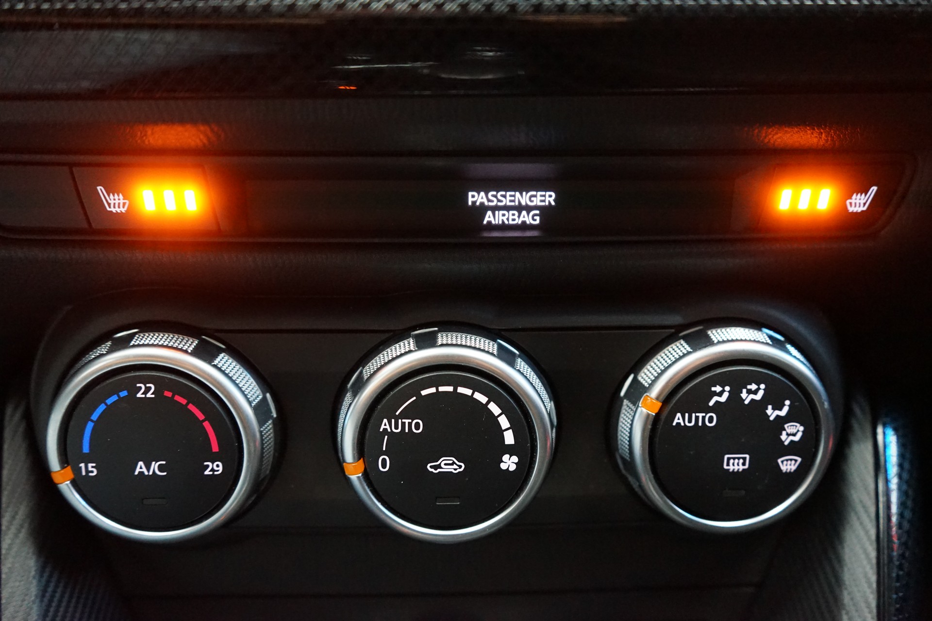 MAZDA 2 SKYACTIV-G 90 Ambition Plus Automat-image-12