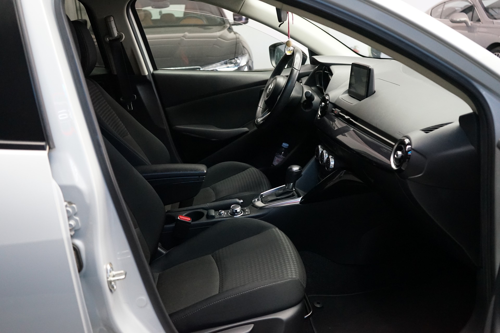 MAZDA 2 SKYACTIV-G 90 Ambition Plus Automat-image-4