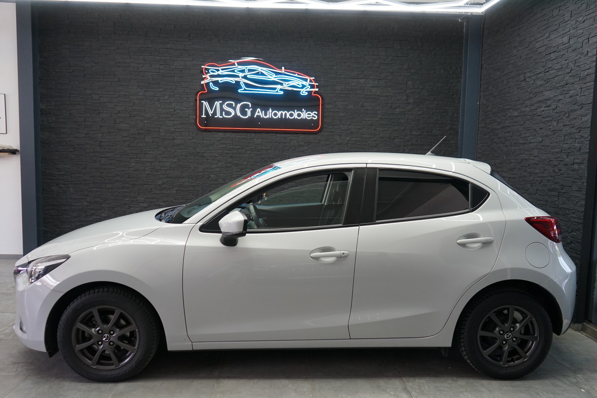 MAZDA 2 SKYACTIV-G 90 Ambition Plus Automat-image-1