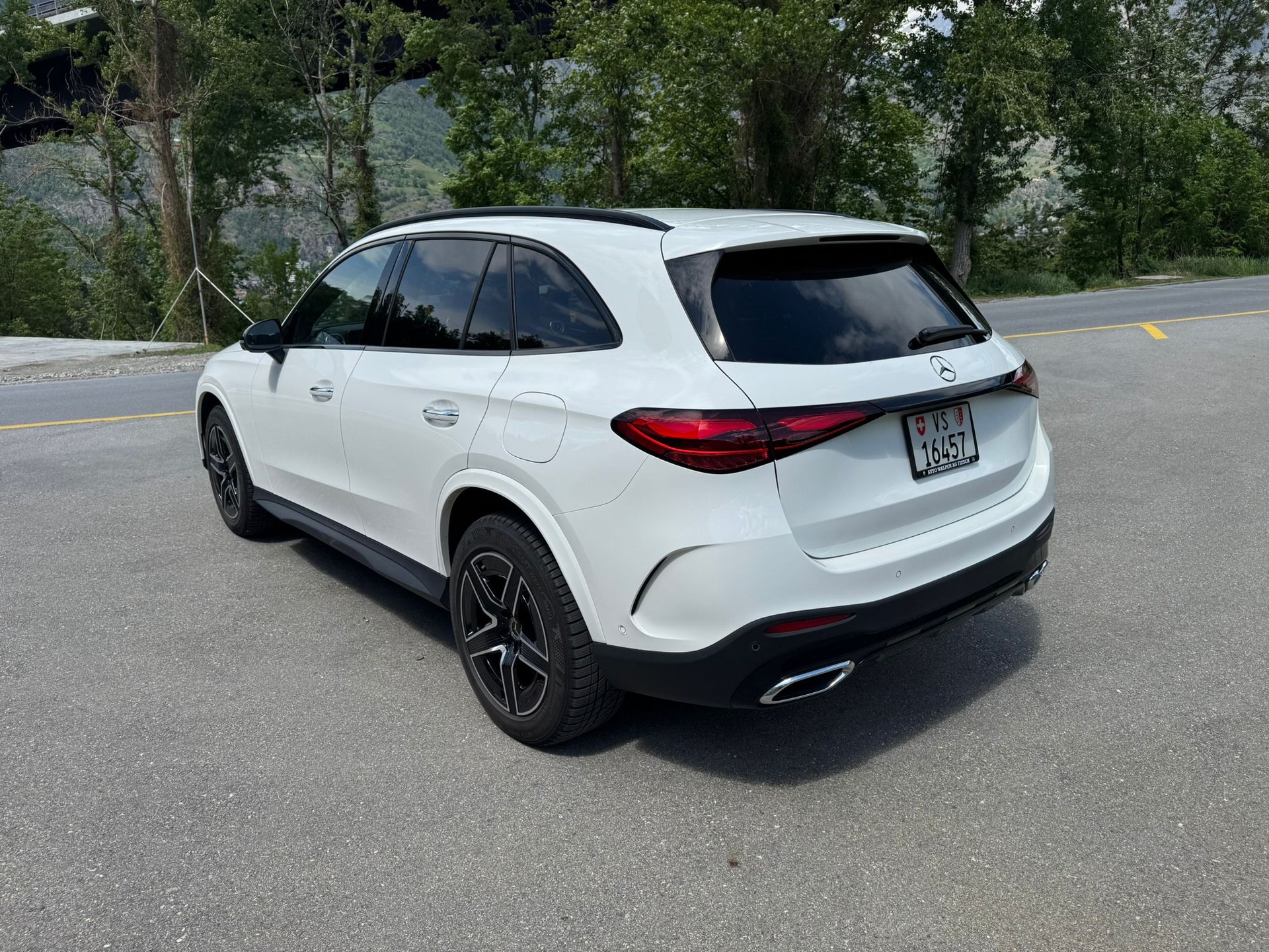 MERCEDES-BENZ GLC 300 e 4M 9G-Tronic (8-fach bereift)-image-2