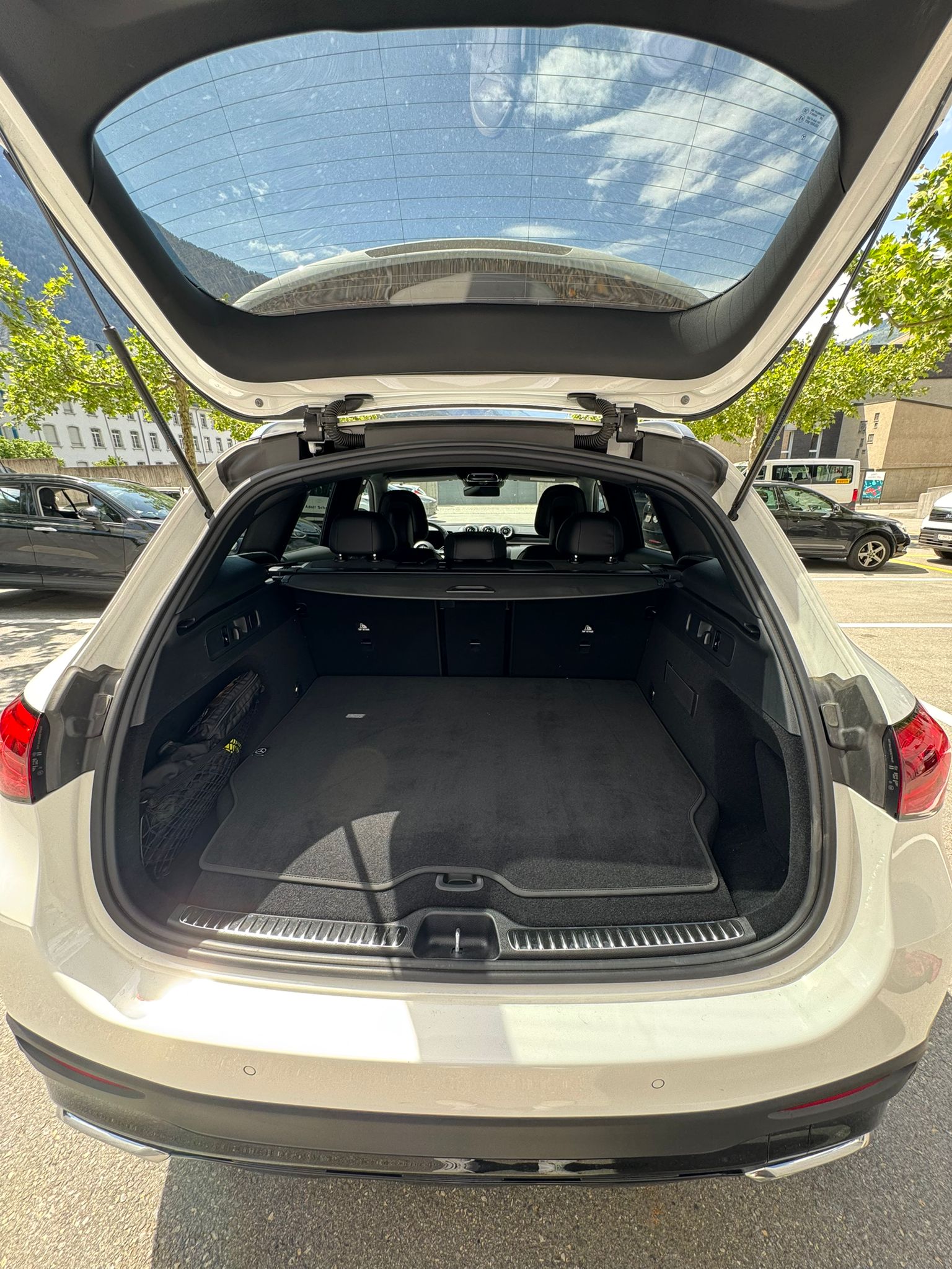 MERCEDES-BENZ GLC 300 e 4M 9G-Tronic (8-fach bereift)-image-5
