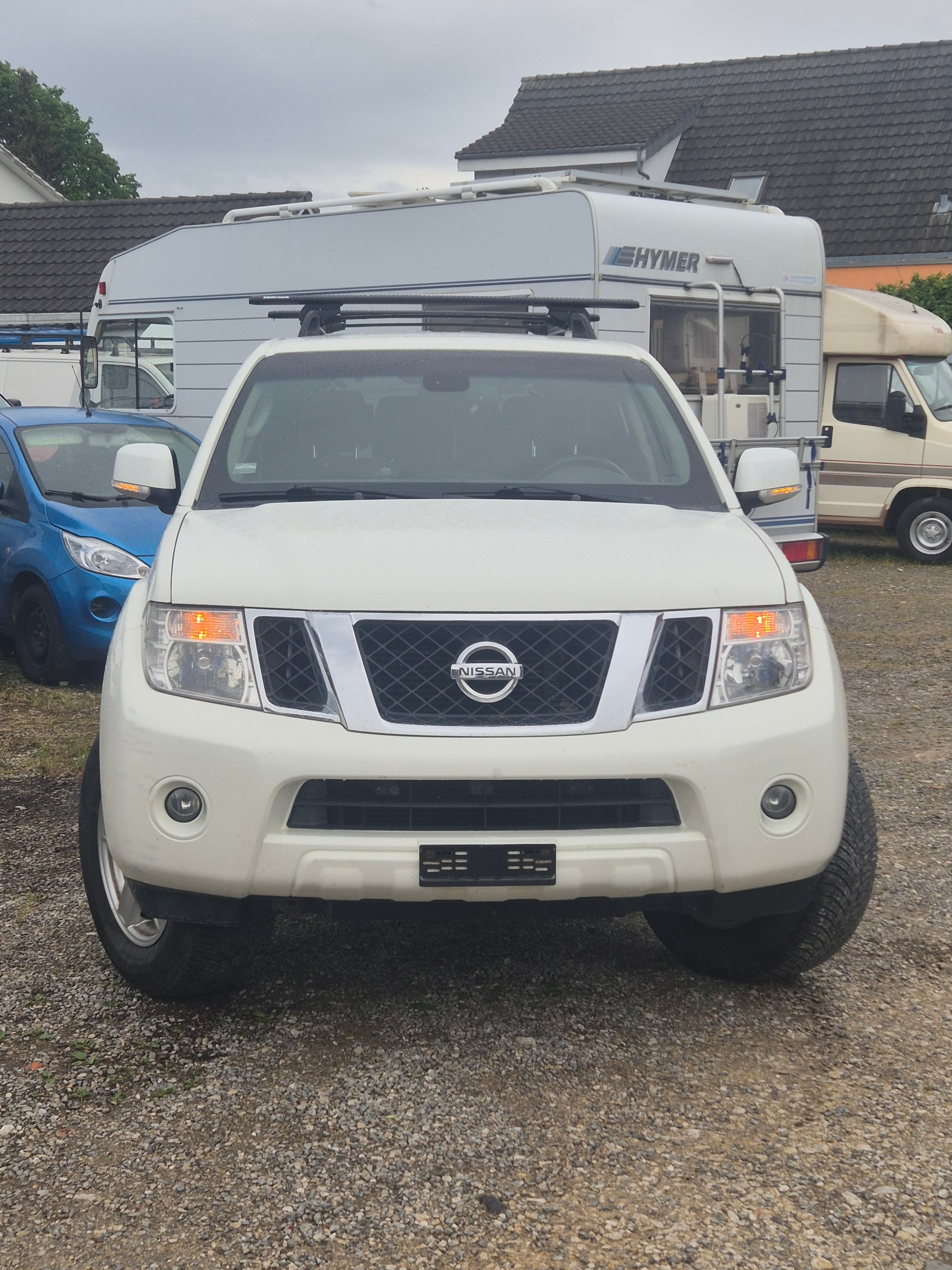 NISSAN Pathfinder MFK Diesel TOP Automat 7 Plätze Höcher-image-1