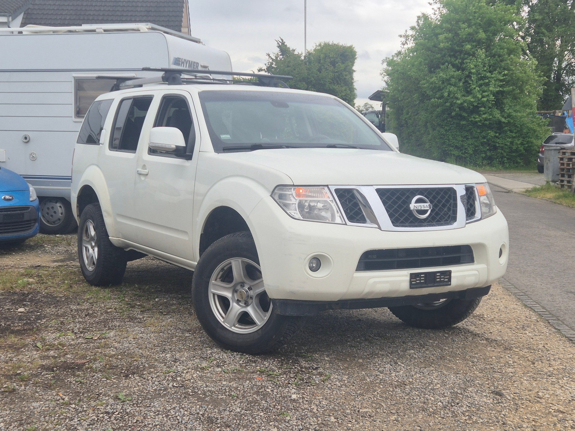 NISSAN Pathfinder MFK Diesel TOP Automat 7 Plätze Höcher-image-2