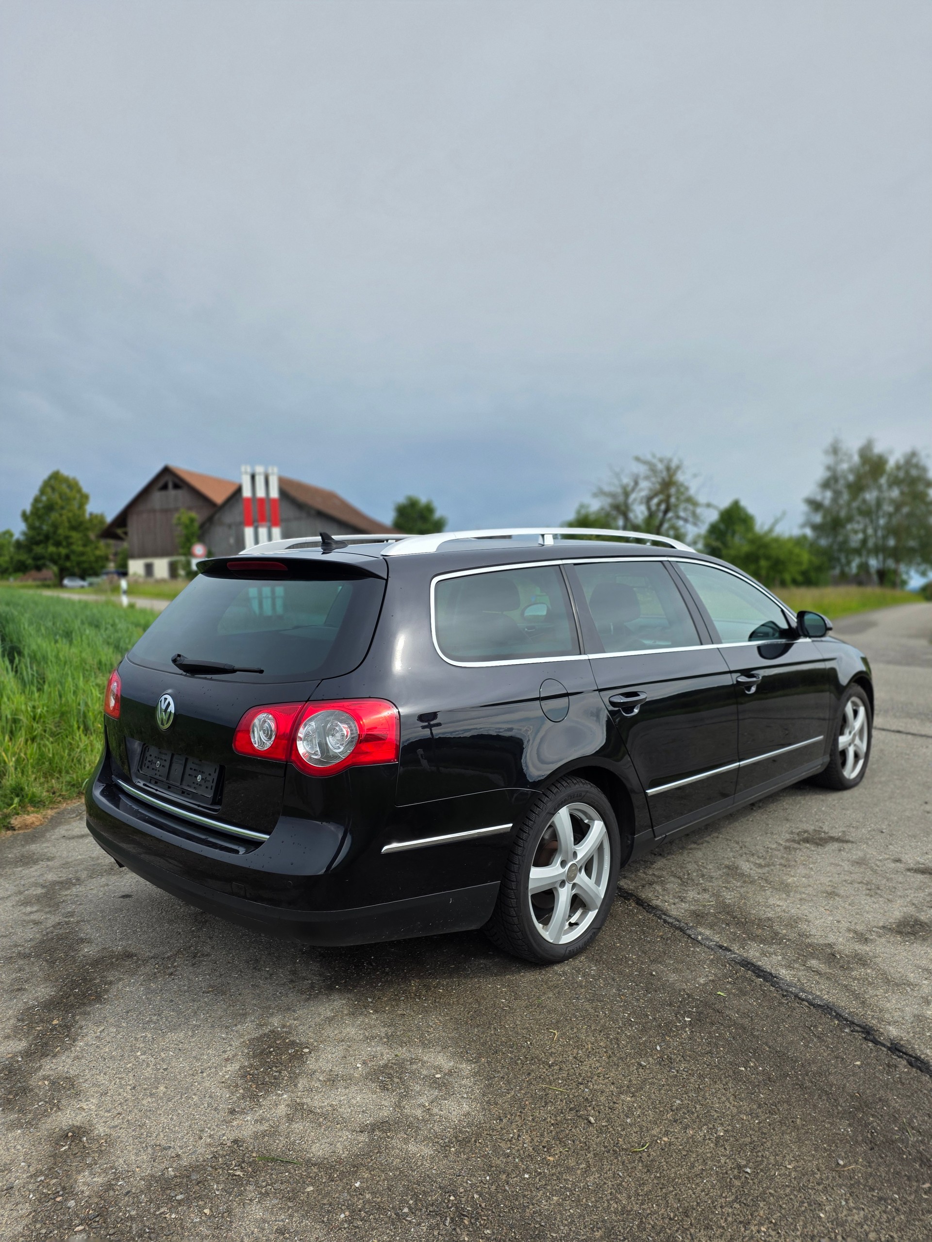 VW Passat Variant 2.0T FSI Premium DSG-image-3