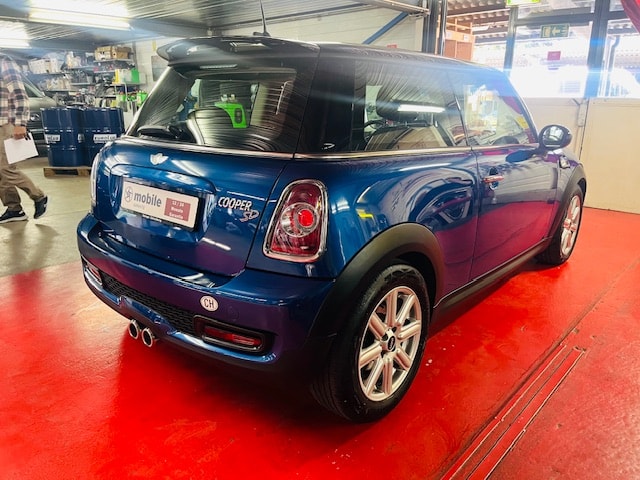 MINI Cooper SD-image-1