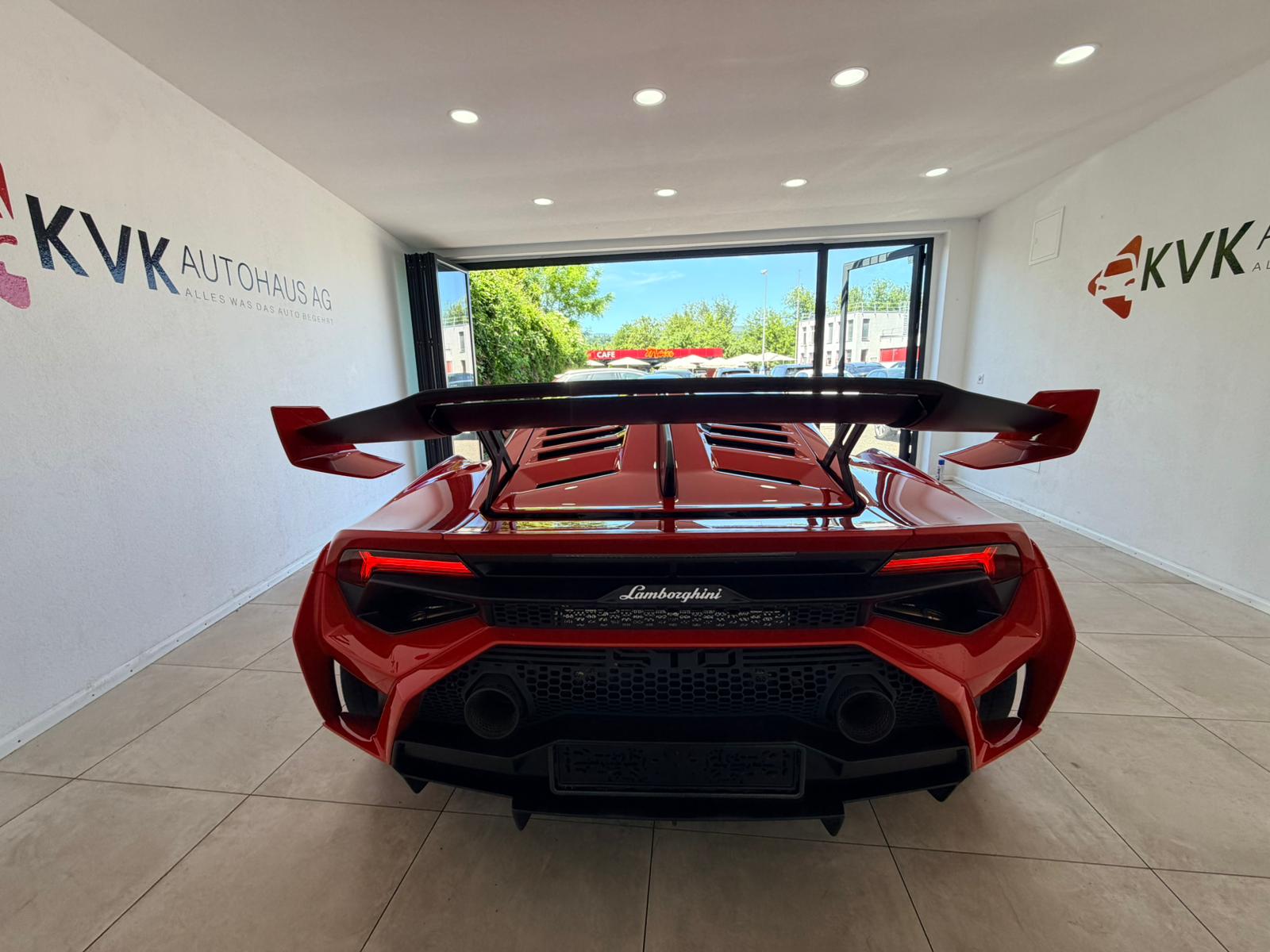 LAMBORGHINI Huracan STO Coupé DCT RWD-image-5