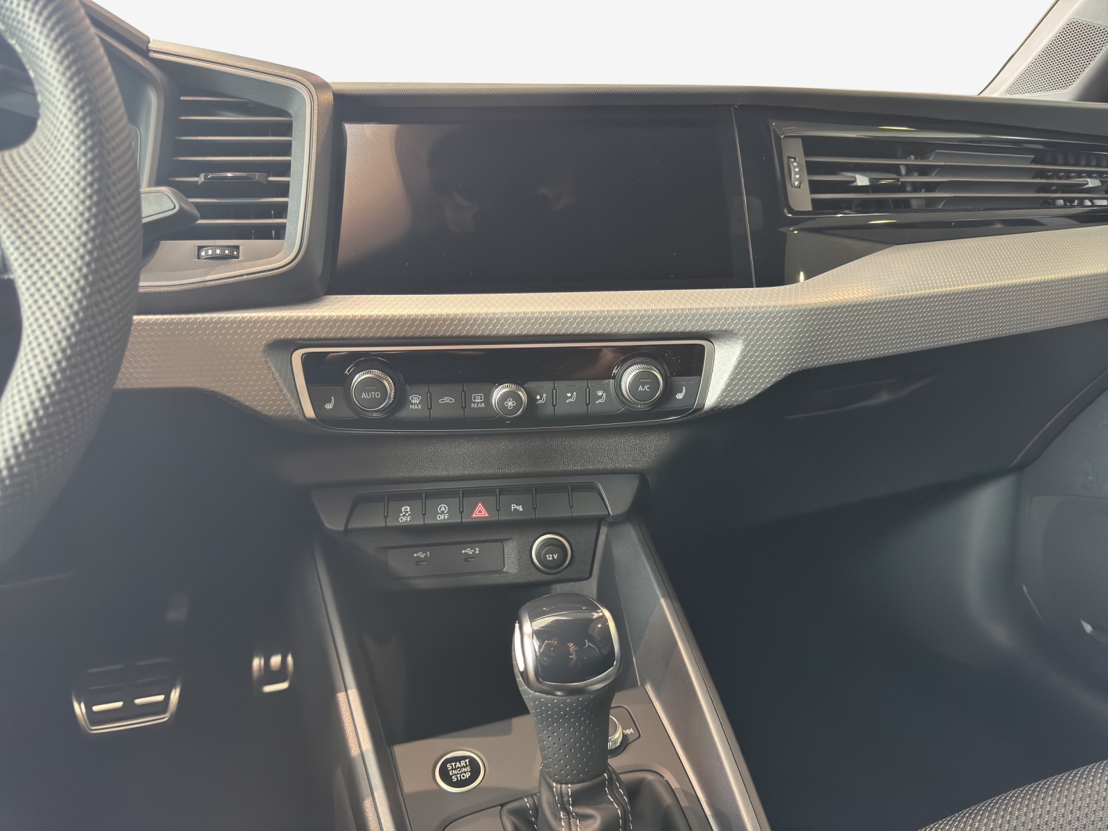 AUDI A1 Sportback 30 TFSI S Line Attraction S-tronic-image-8