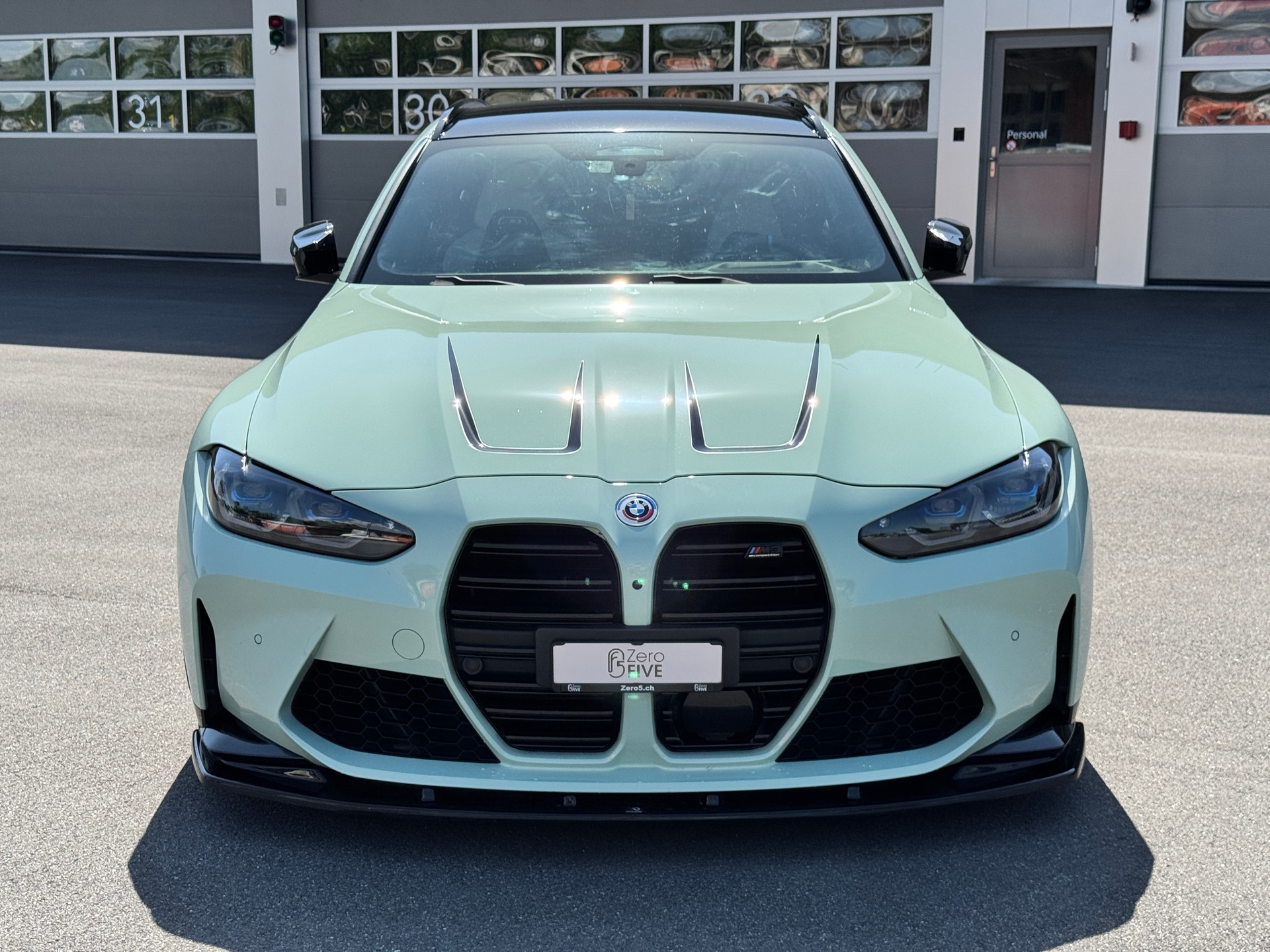 BMW M3 Touring xDrive Competition M-showroom-element-1