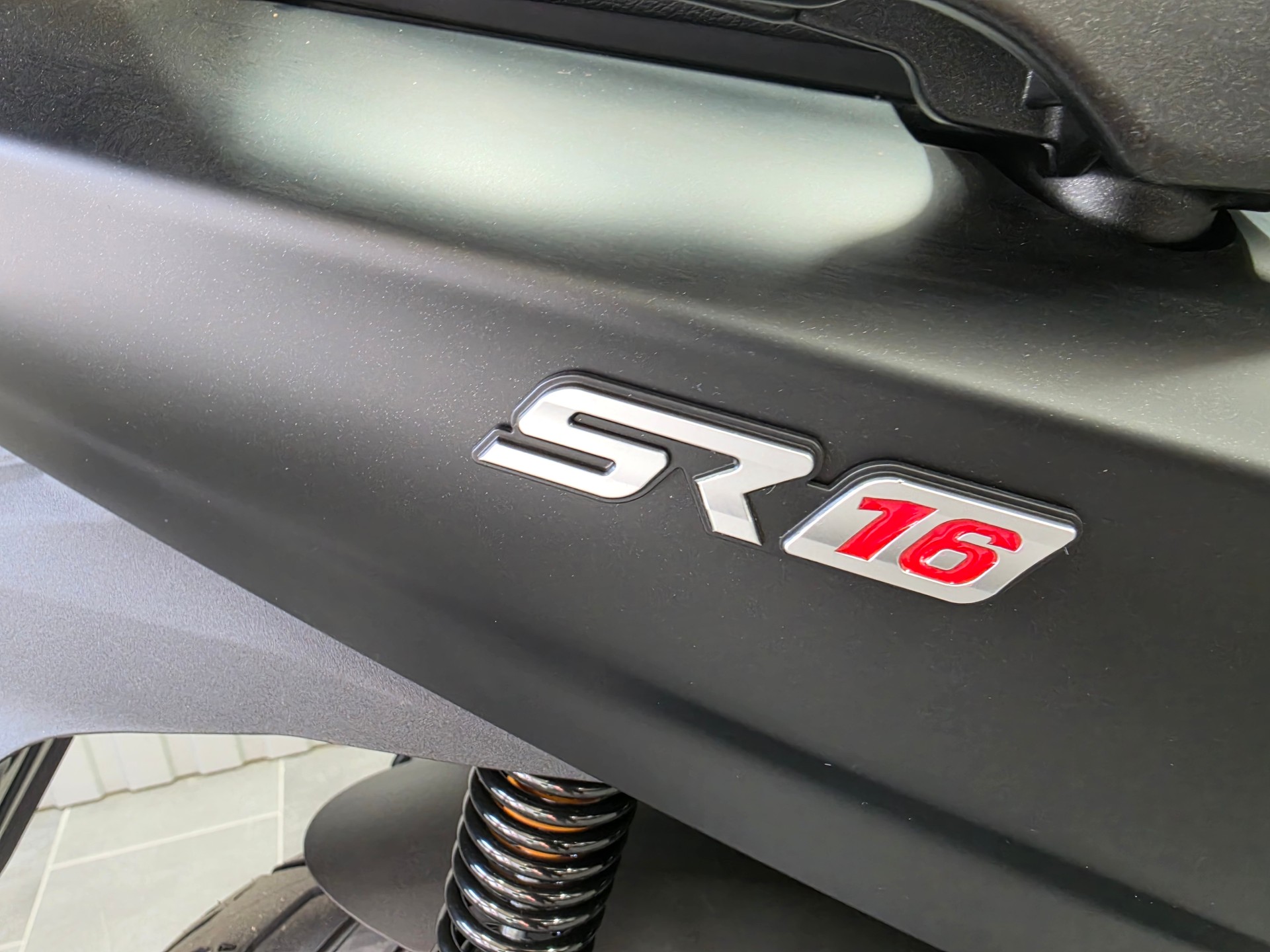 VOGE SR16-showroom-element-2