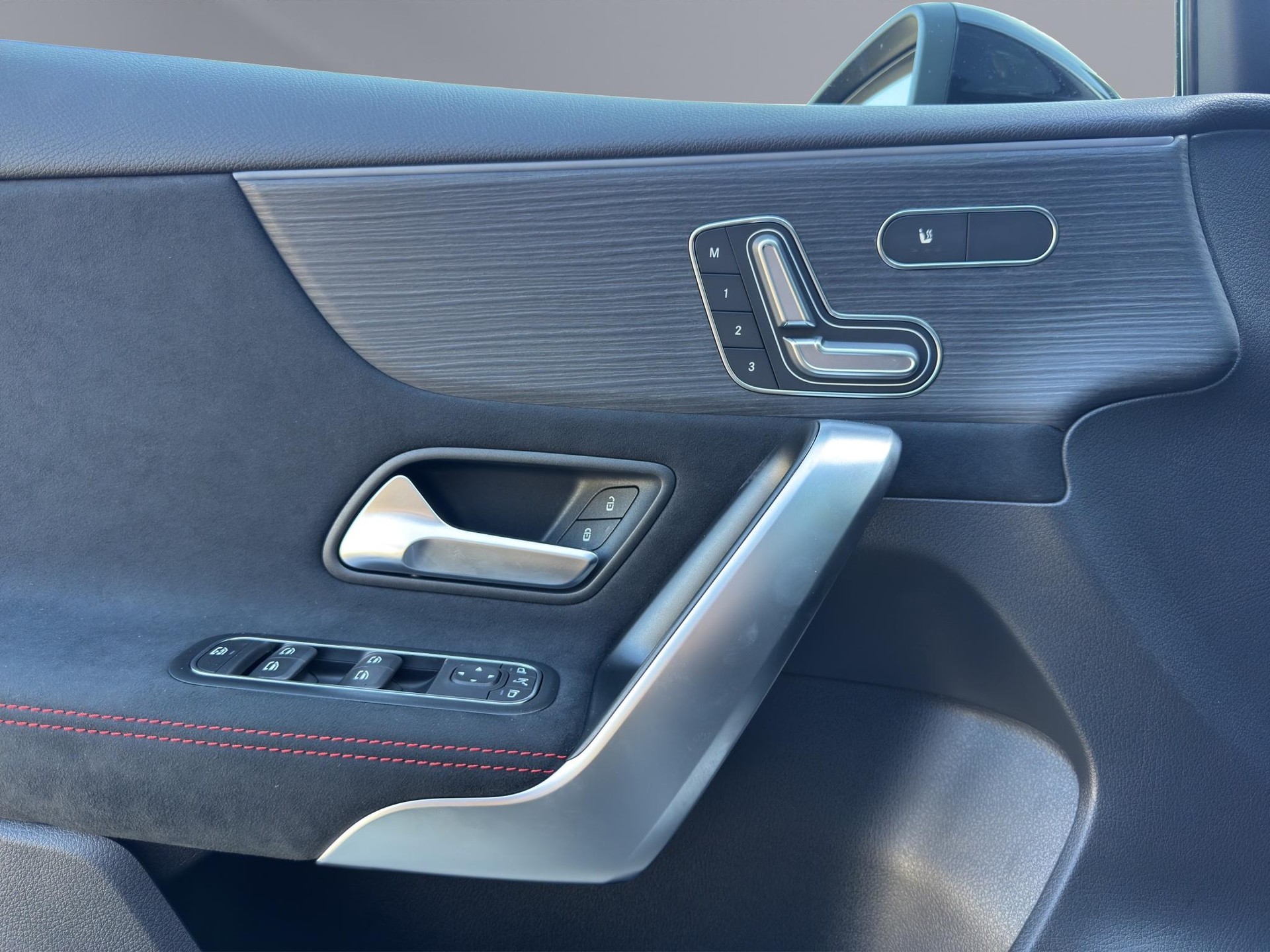 MERCEDES-BENZ A 250 AMG Line 4m-image-20