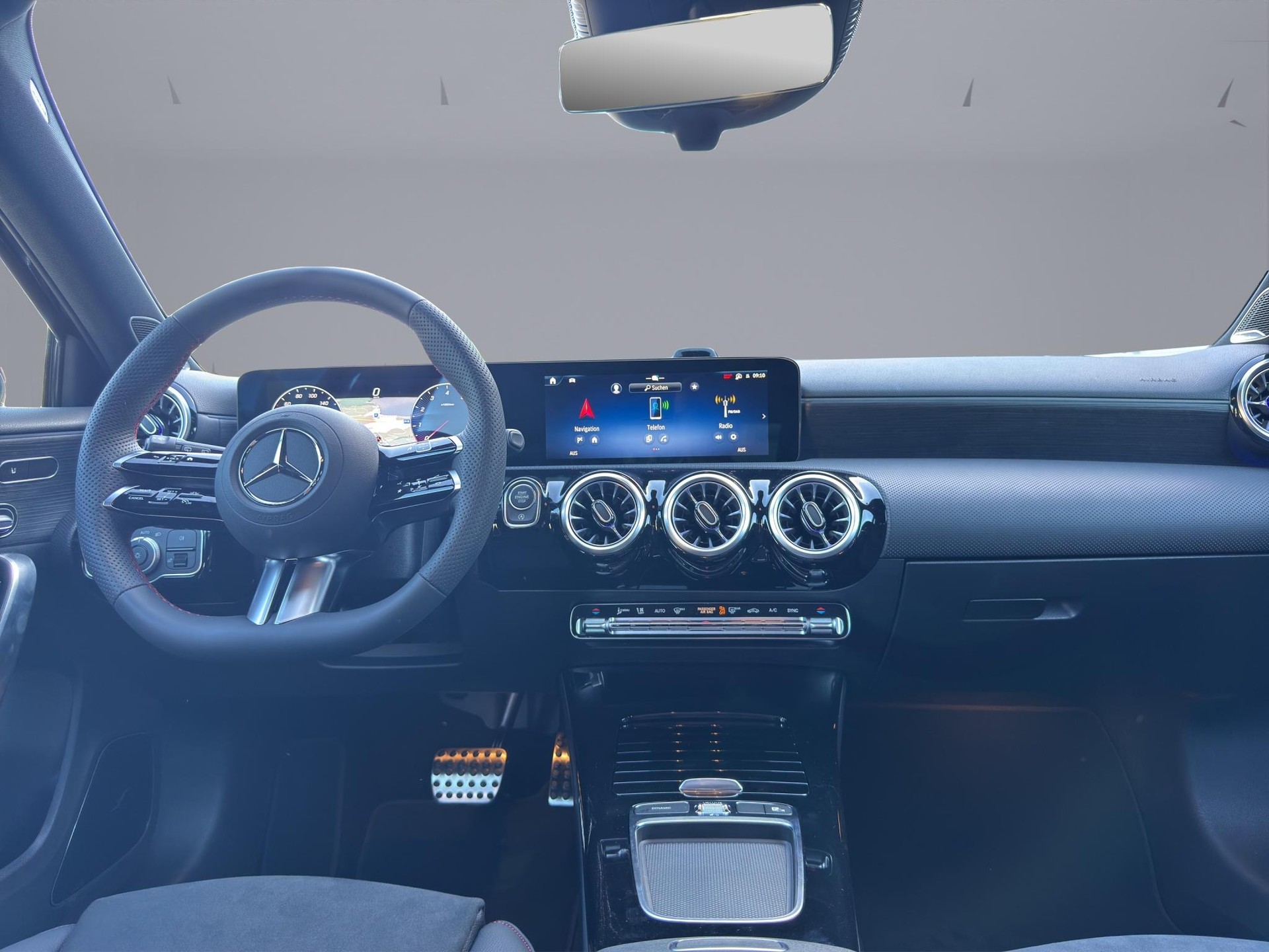 MERCEDES-BENZ A 250 AMG Line 4m-image-12