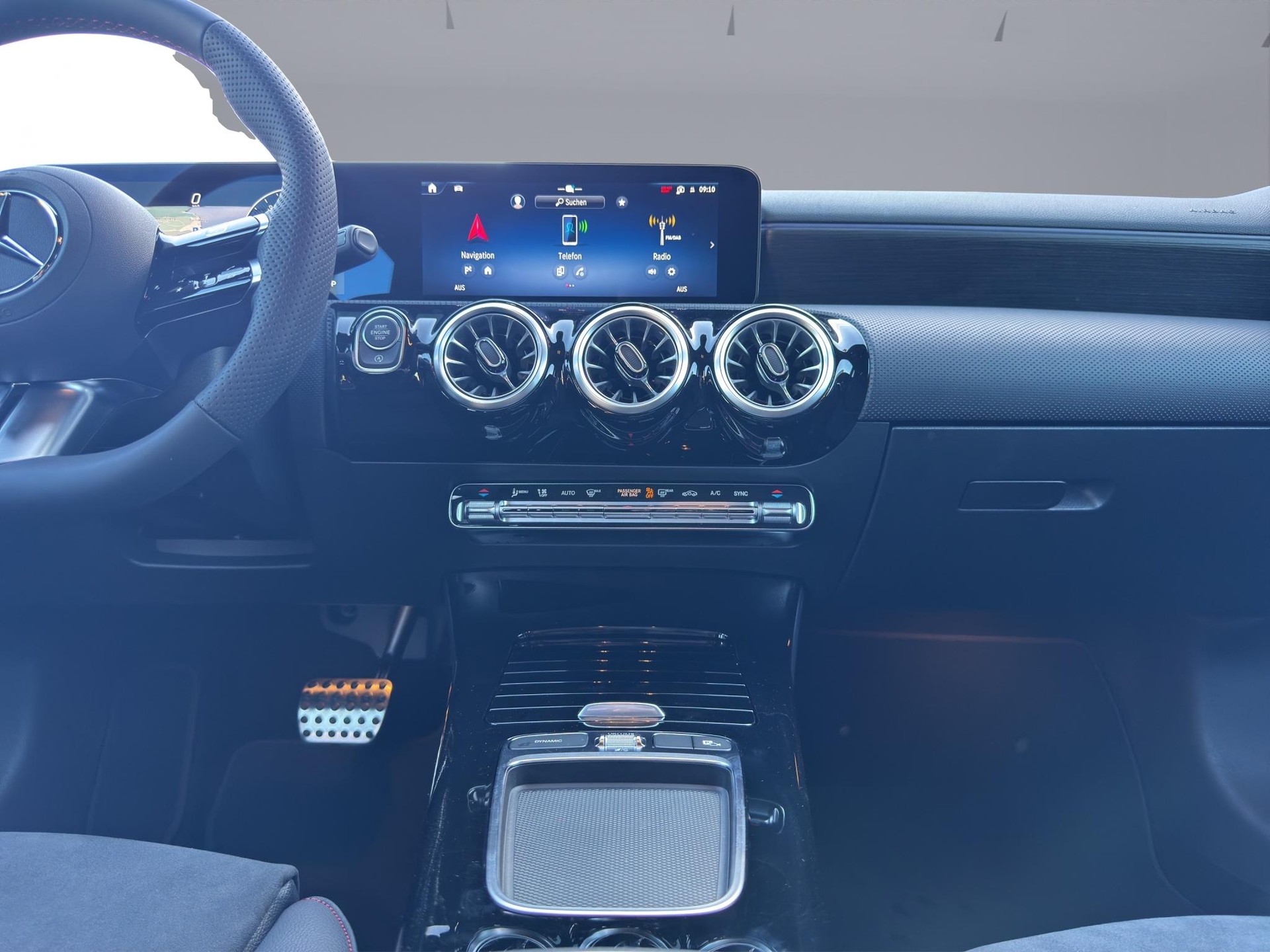 MERCEDES-BENZ A 250 AMG Line 4m-image-13
