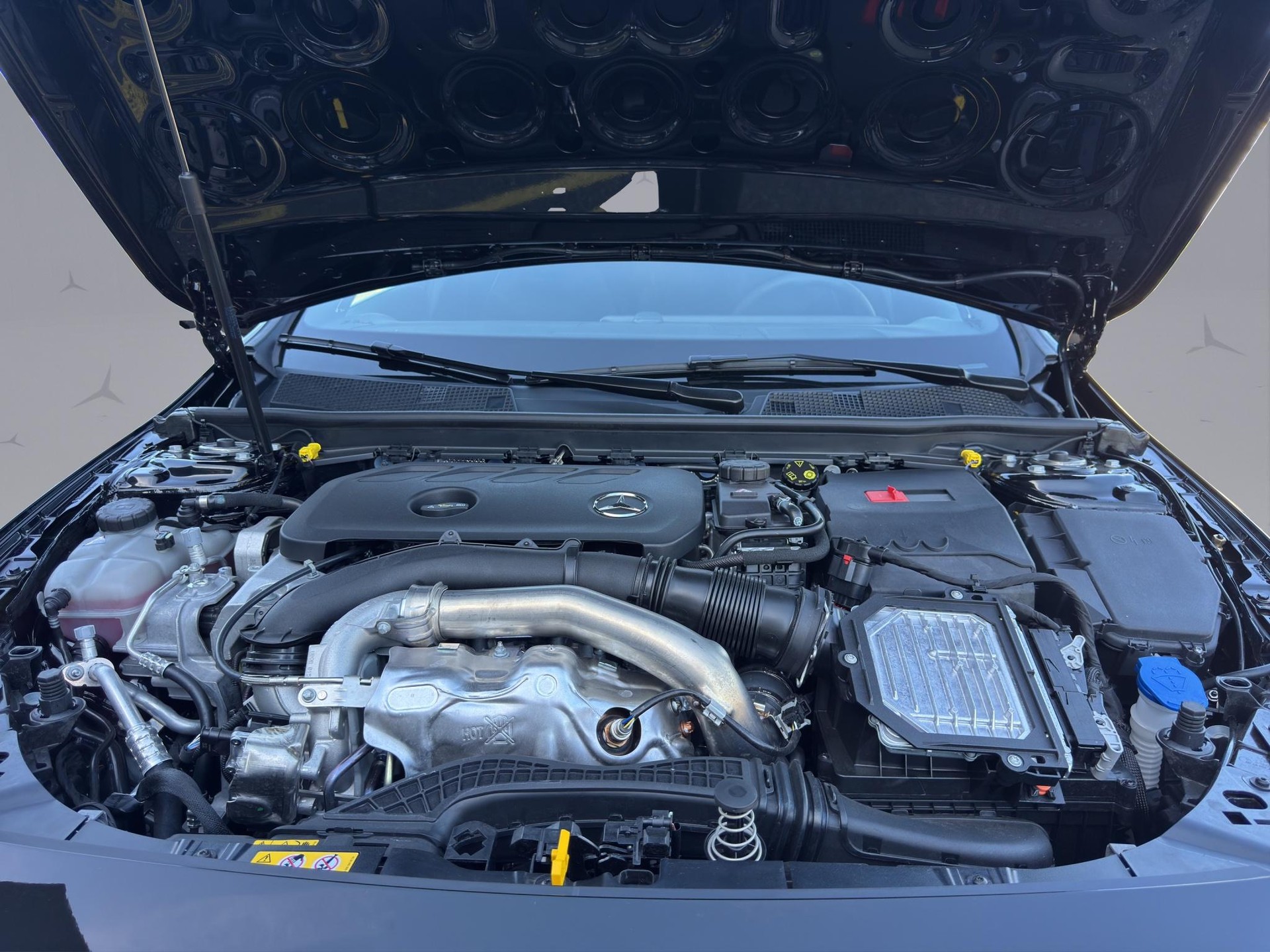 MERCEDES-BENZ A 250 AMG Line 4m-image-22