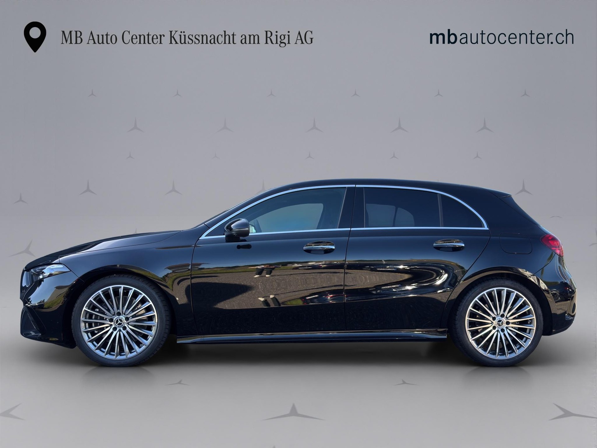 MERCEDES-BENZ A 250 AMG Line 4m-image-2