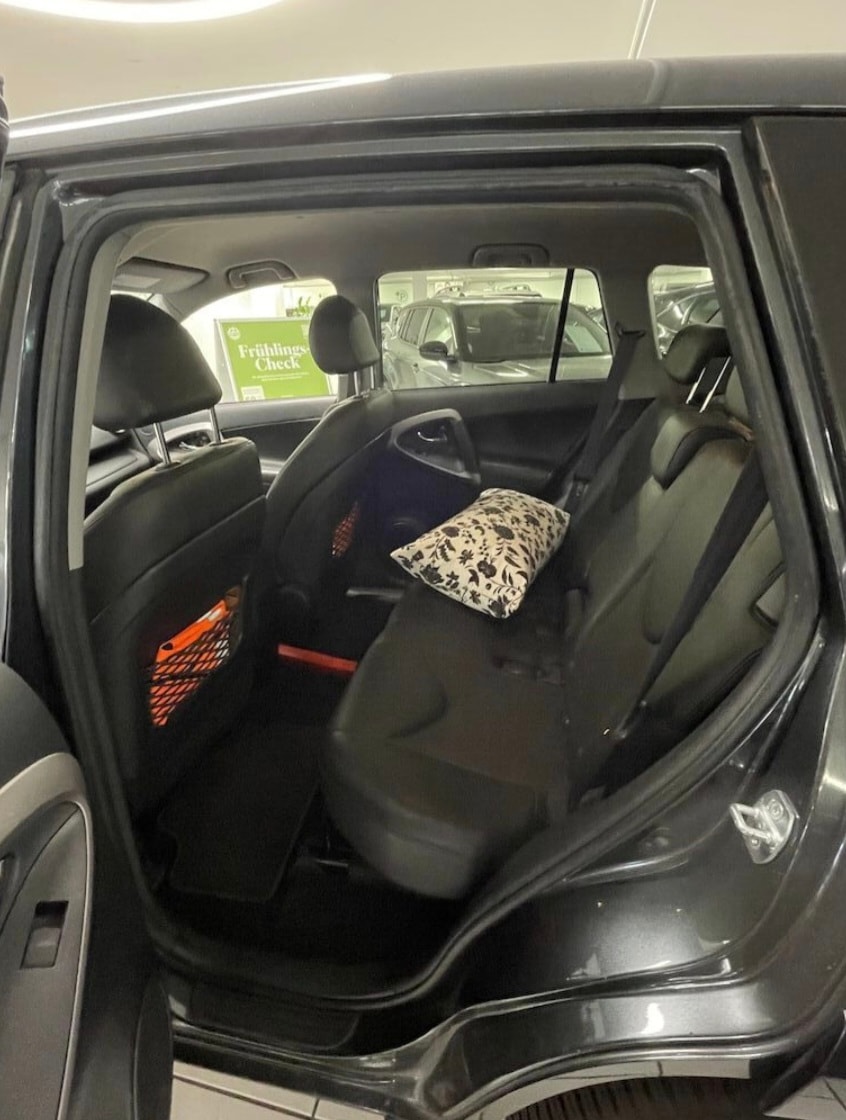 TOYOTA RAV-4 2.2D-4 D CleanPower Linea Sol-image-4