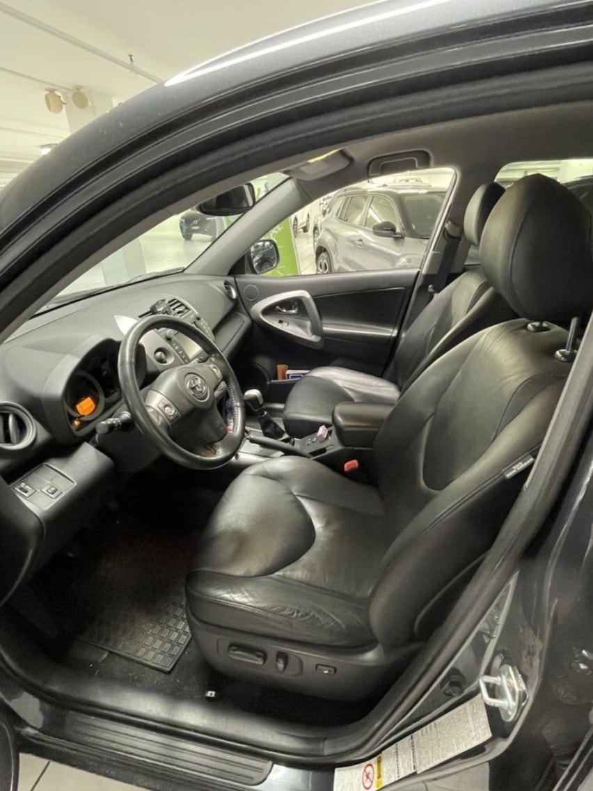 TOYOTA RAV-4 2.2D-4 D CleanPower Linea Sol-image-3