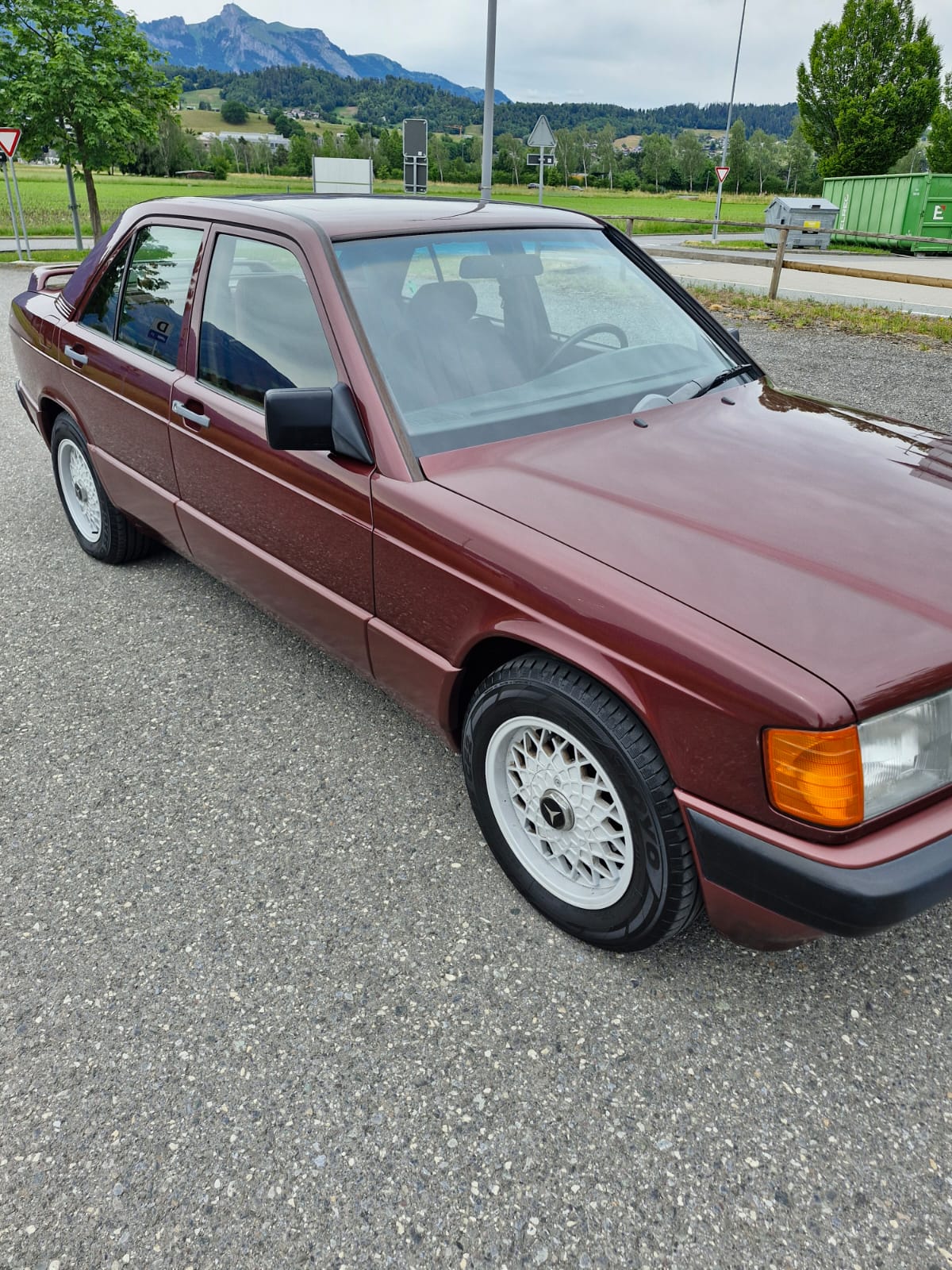 MERCEDES-BENZ 190 E 2.6-image-1