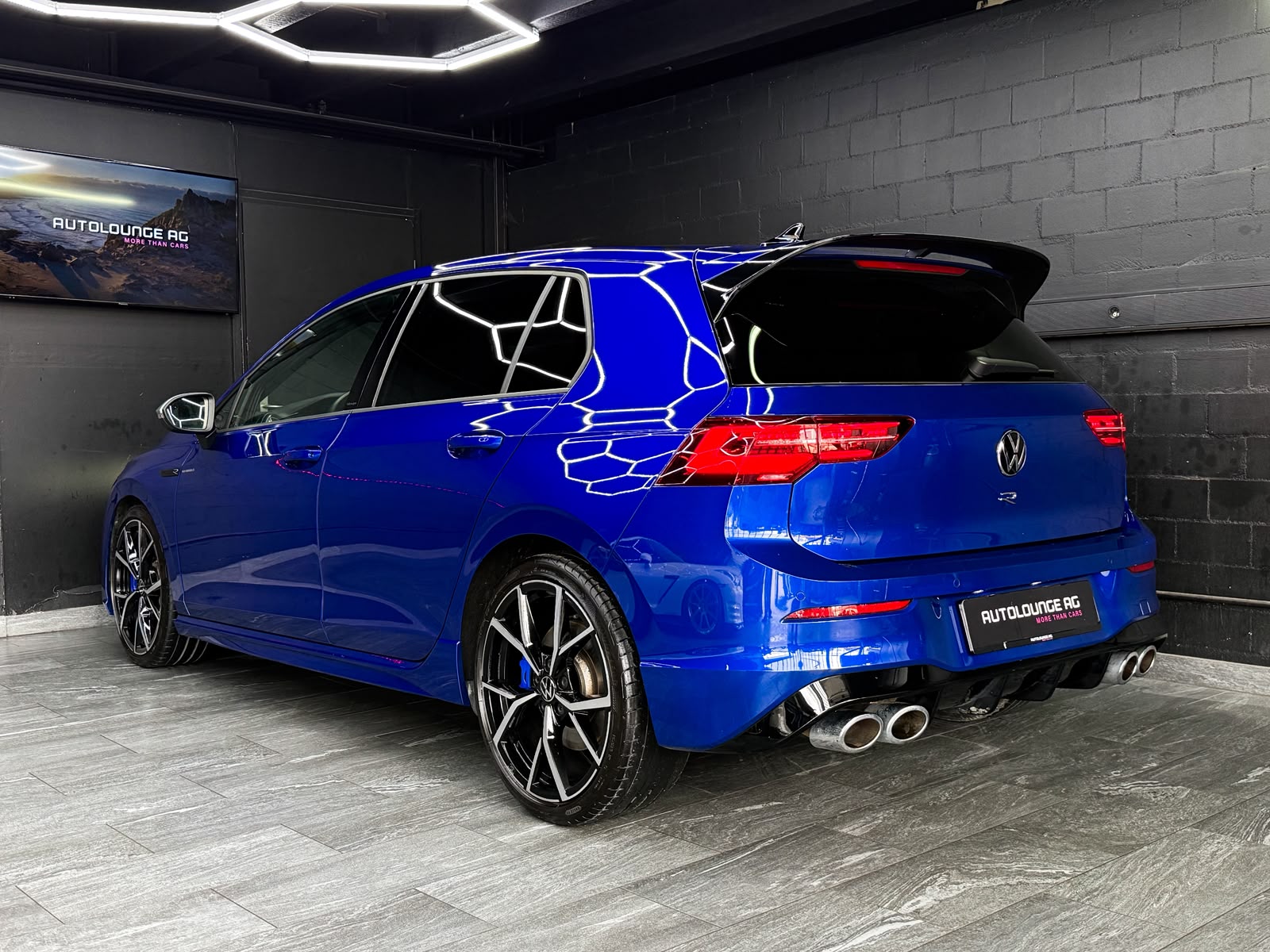 VW Golf 2.0 TSI R DSG 4Motion Akrapovič Performance-image-4
