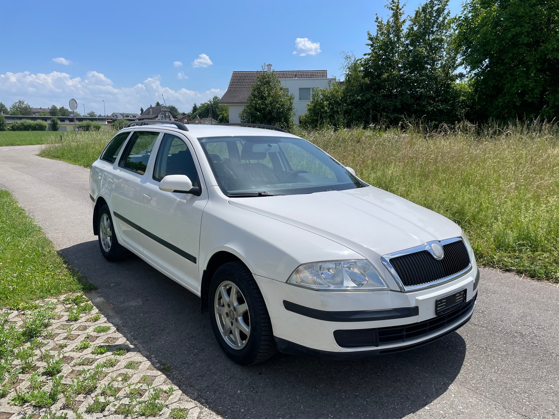 SKODA Octavia 1.9 TDI Adventure 4x4-image-0