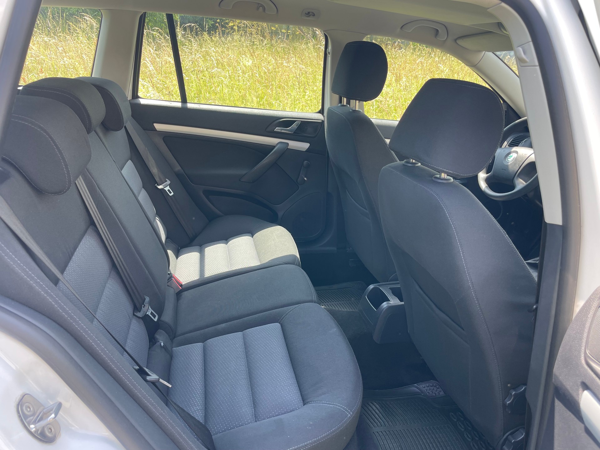 SKODA Octavia 1.9 TDI Adventure 4x4-image-8