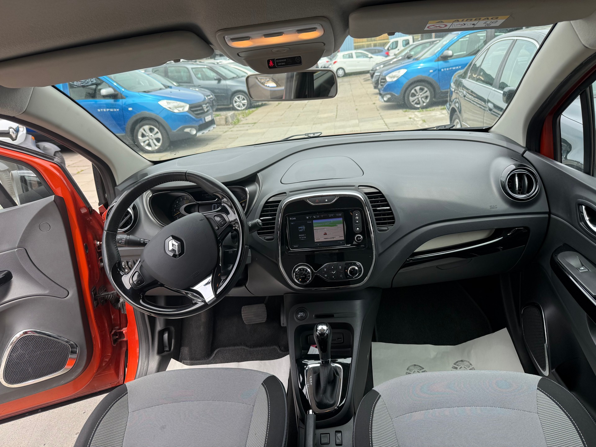RENAULT Captur 1.2 T 16V Dynamique EDC-image-6