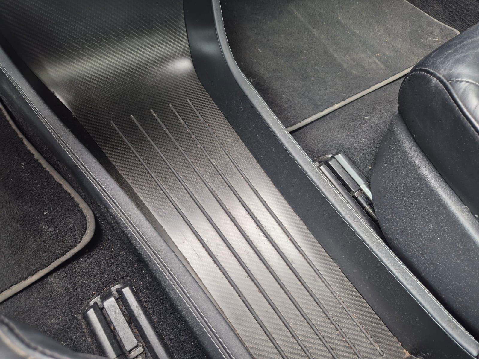 TESLA Model S 70 D-image-20