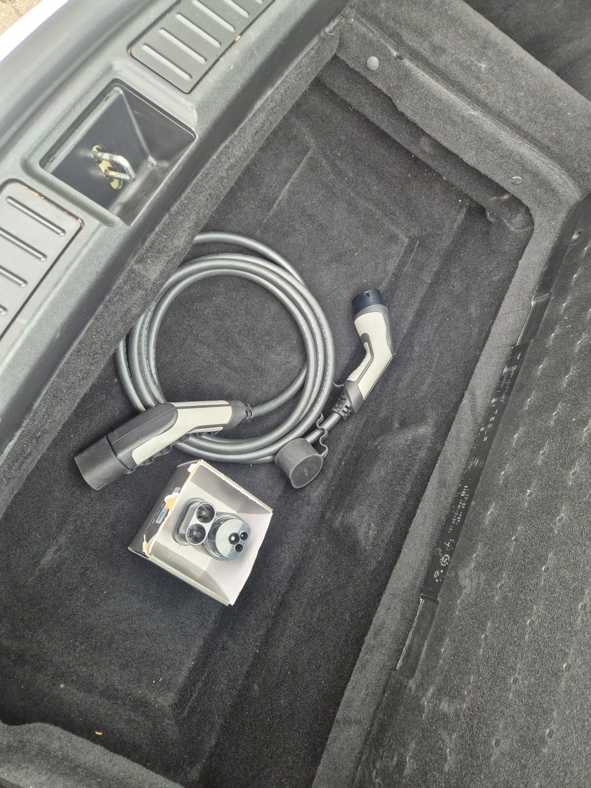 TESLA Model S 70 D-image-23