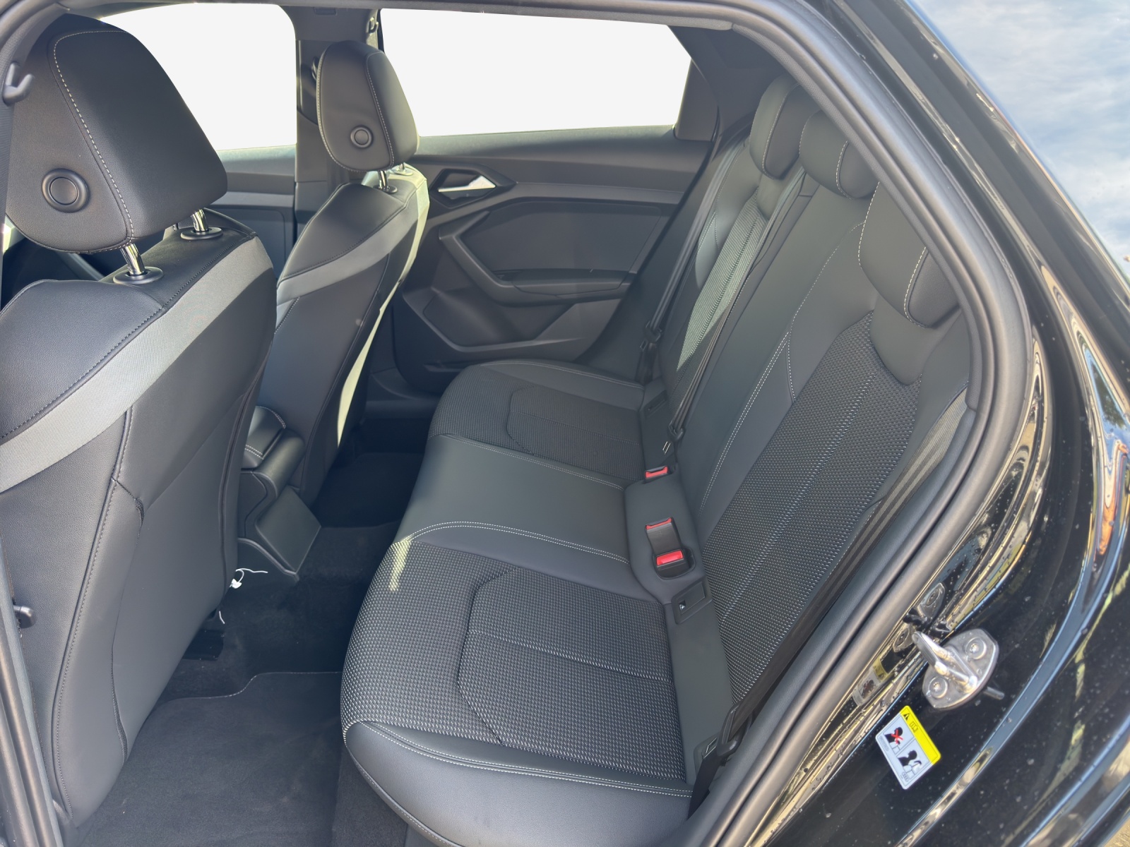 AUDI A1 Sportback 30 TFSI S Line Attraction S-tronic-image-11