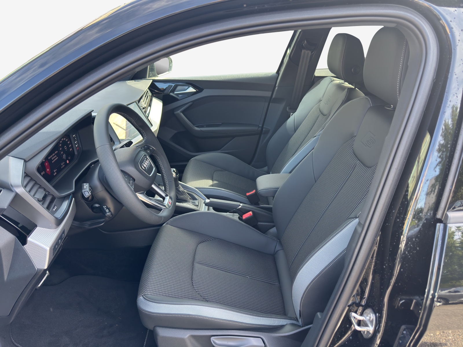 AUDI A1 Sportback 30 TFSI S Line Attraction S-tronic-image-7
