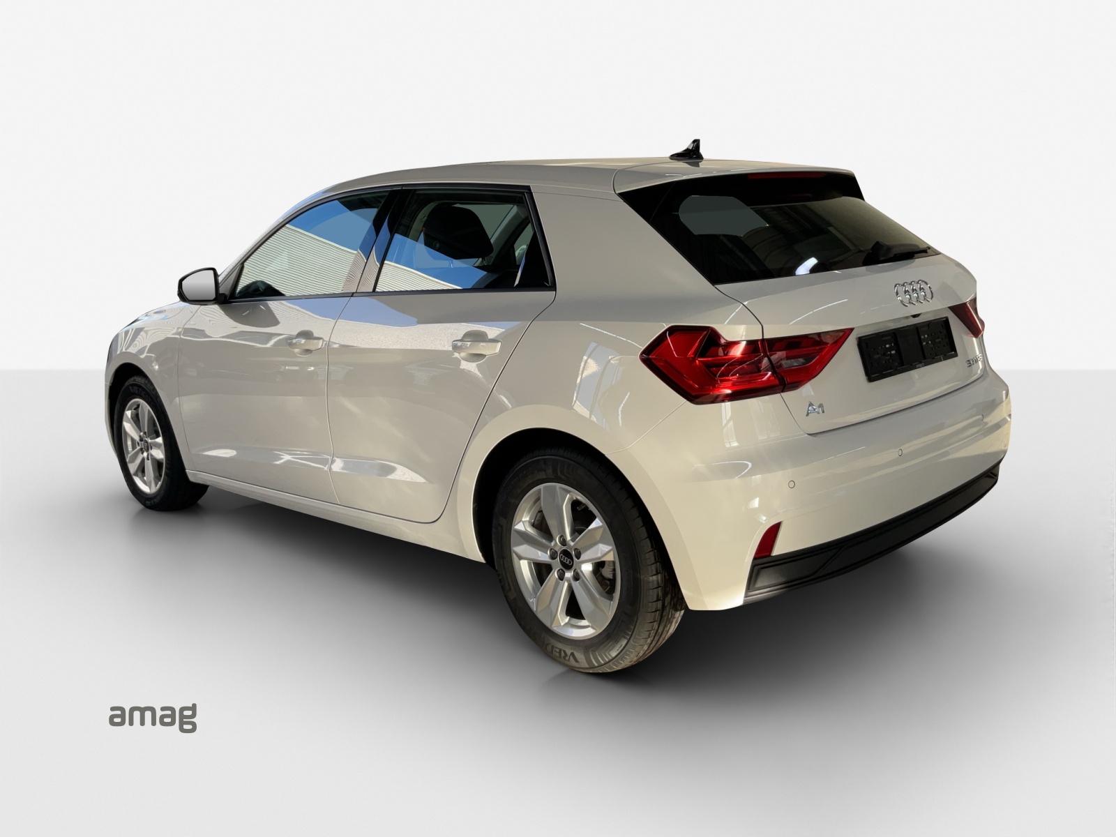 AUDI A1 Sportback 30 TFSI Attraction S-tronic-image-2