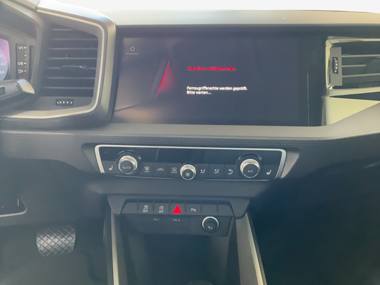 AUDI A1 Sportback 30 TFSI Attraction S-tronic-image-10