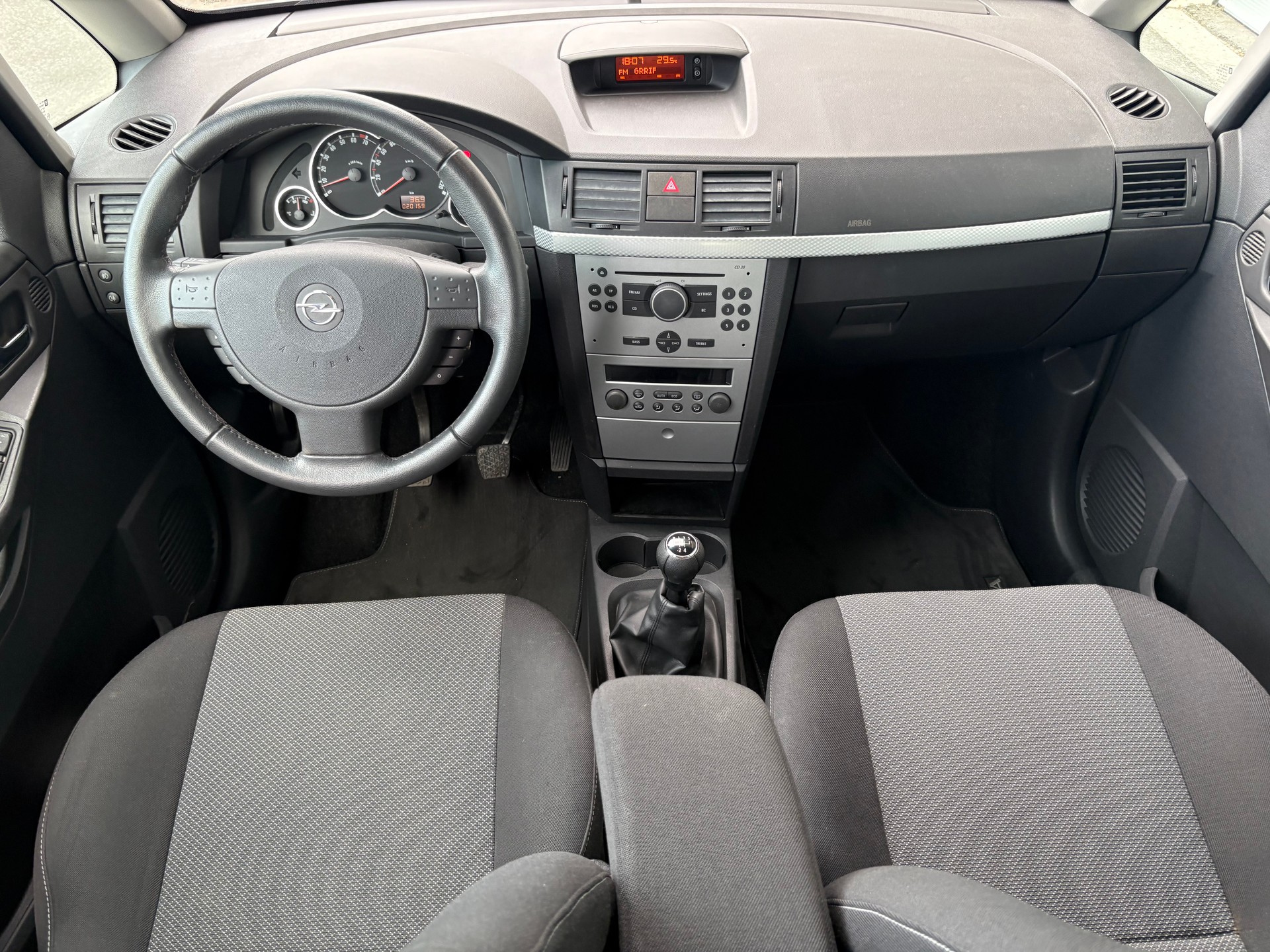 OPEL Meriva 1.6i-16 TP Cosmo-image-10