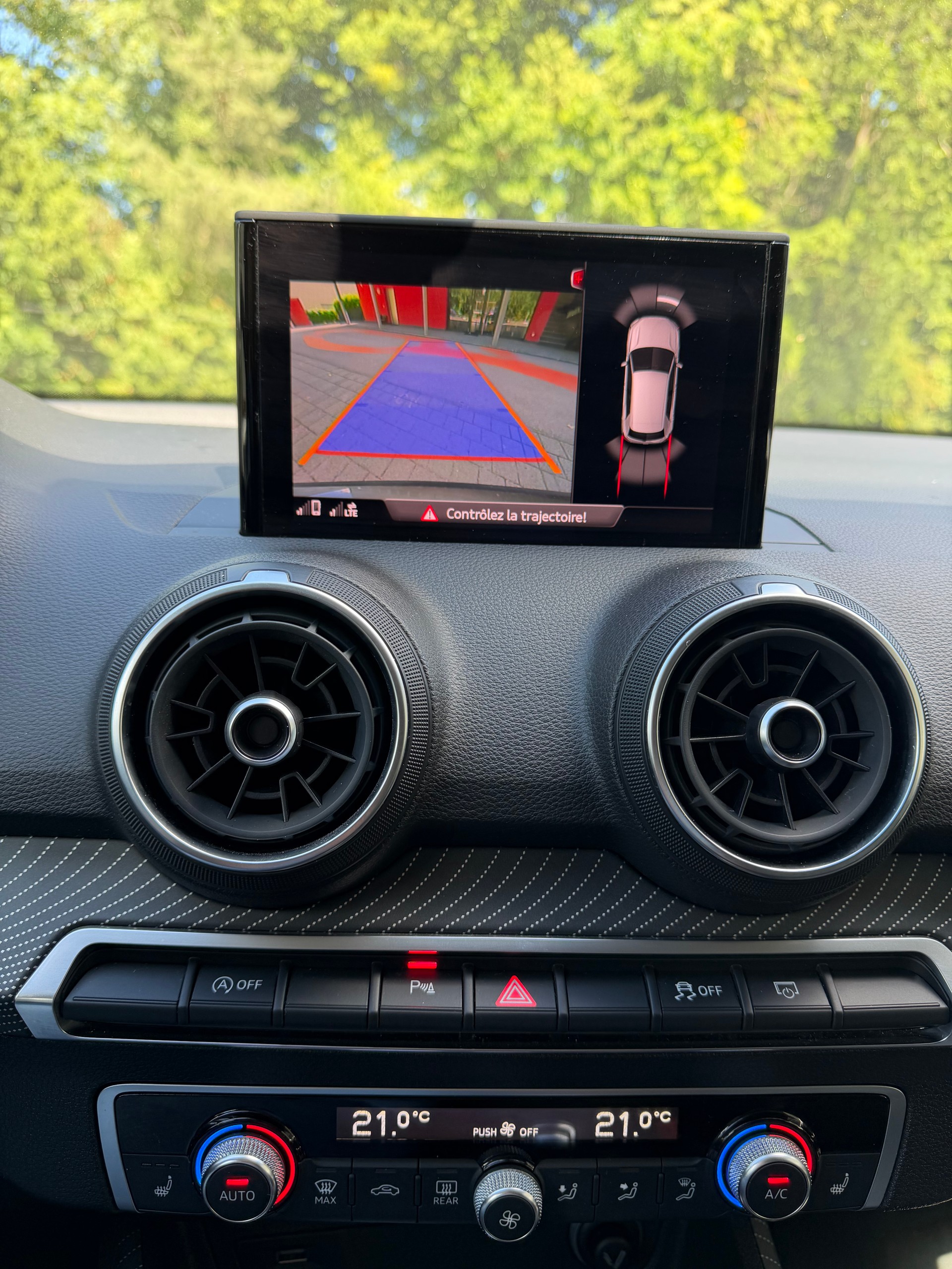 AUDI 1.0 30 TFSI Sport S-Tronic-image-3