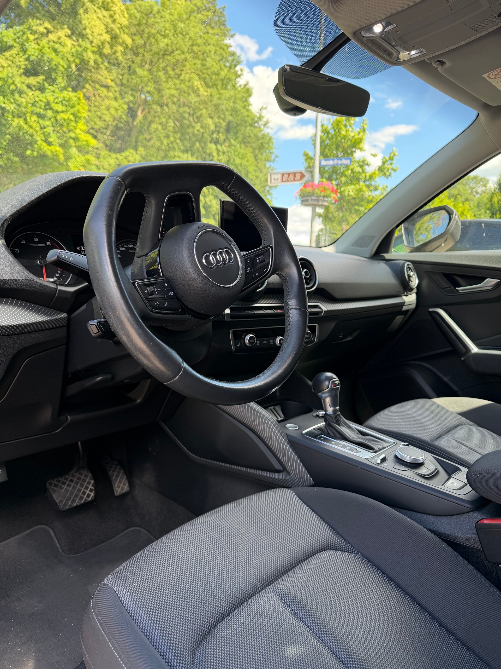 AUDI 1.0 30 TFSI Sport S-Tronic-image-2