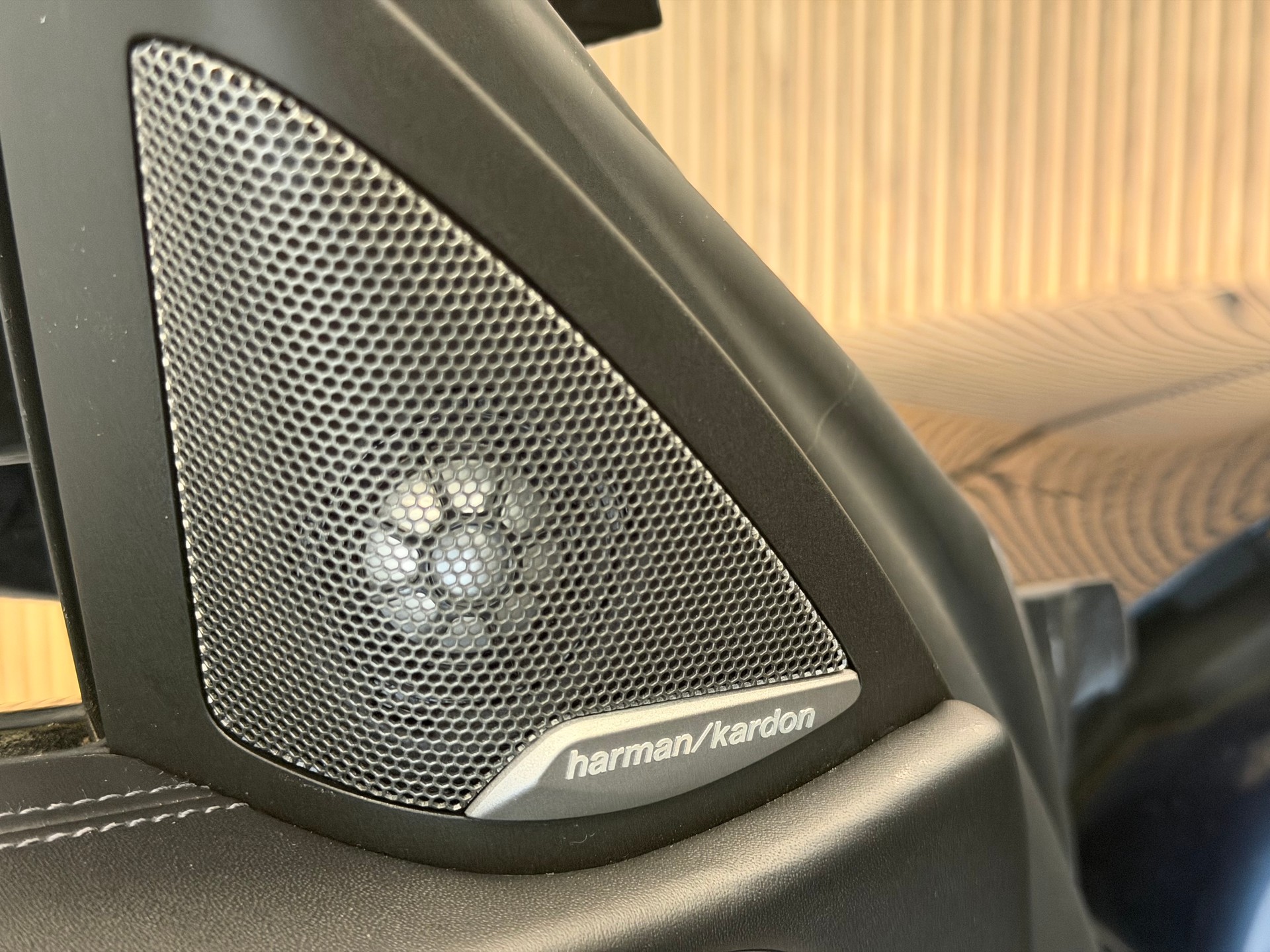 BMW M440i xDrive 48V Coupé Steptronic-image-18